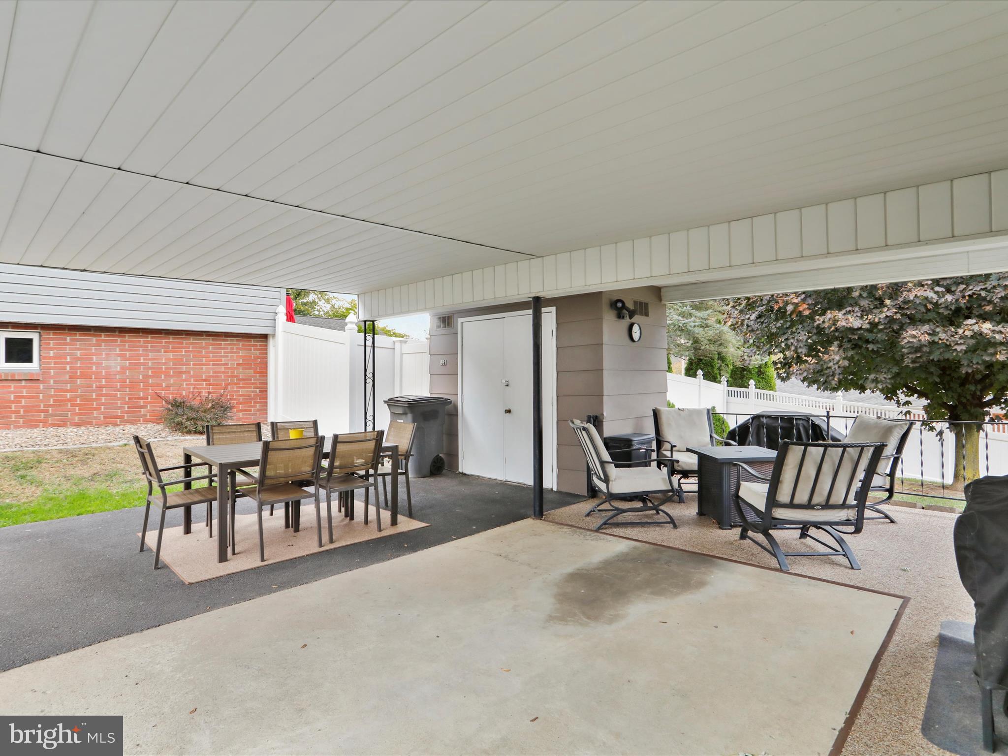 HAWTHORNE HEIGHTS - Residential