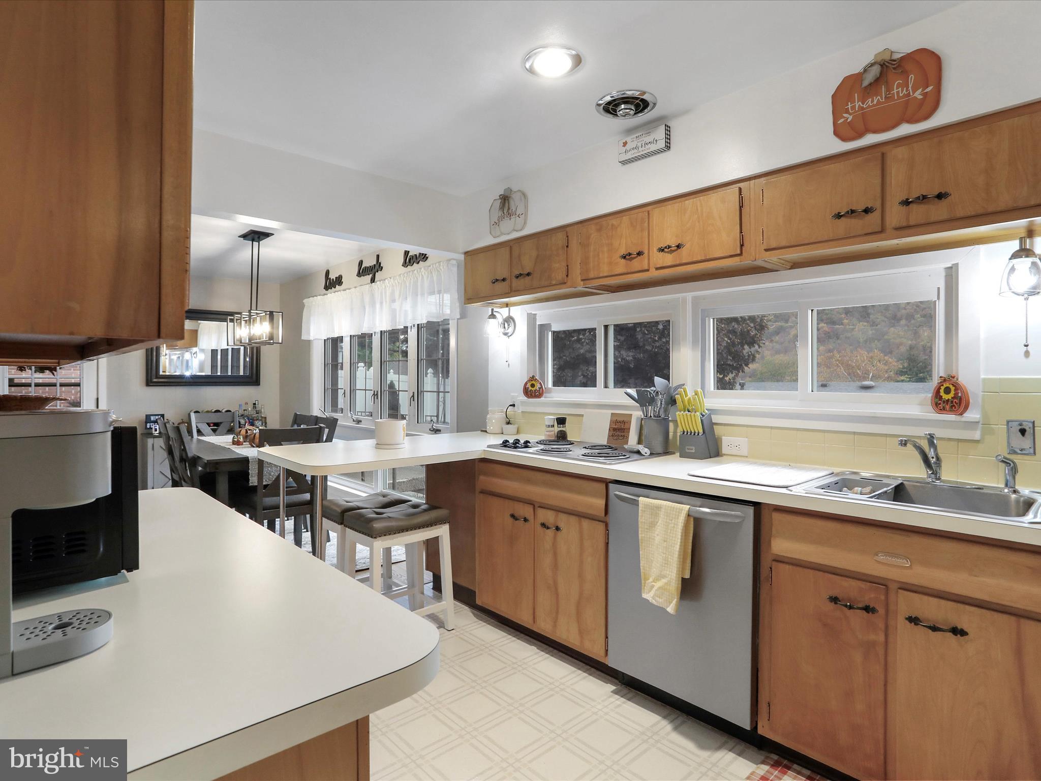 HAWTHORNE HEIGHTS - Residential