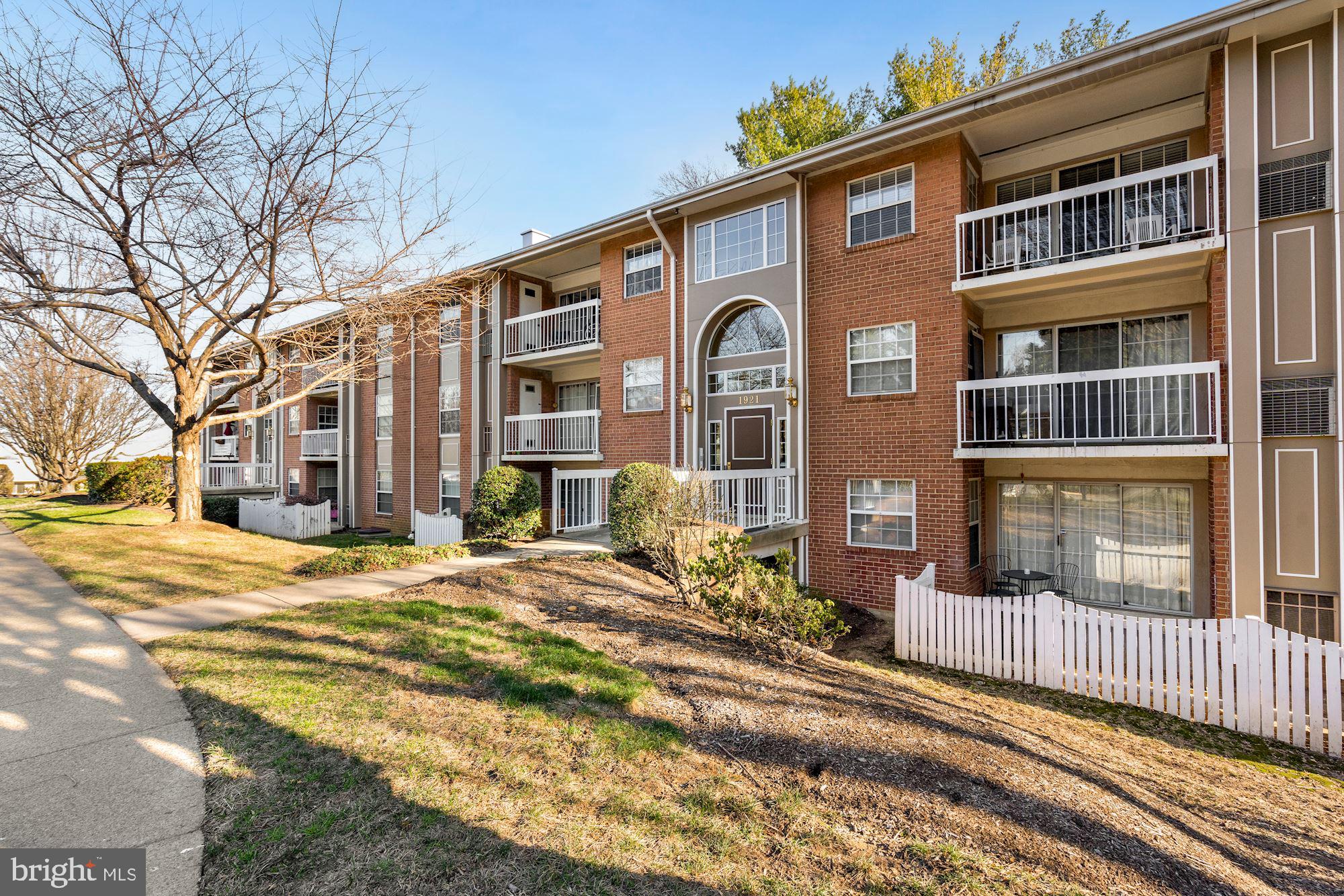 MC LEAN CHASE - Residential