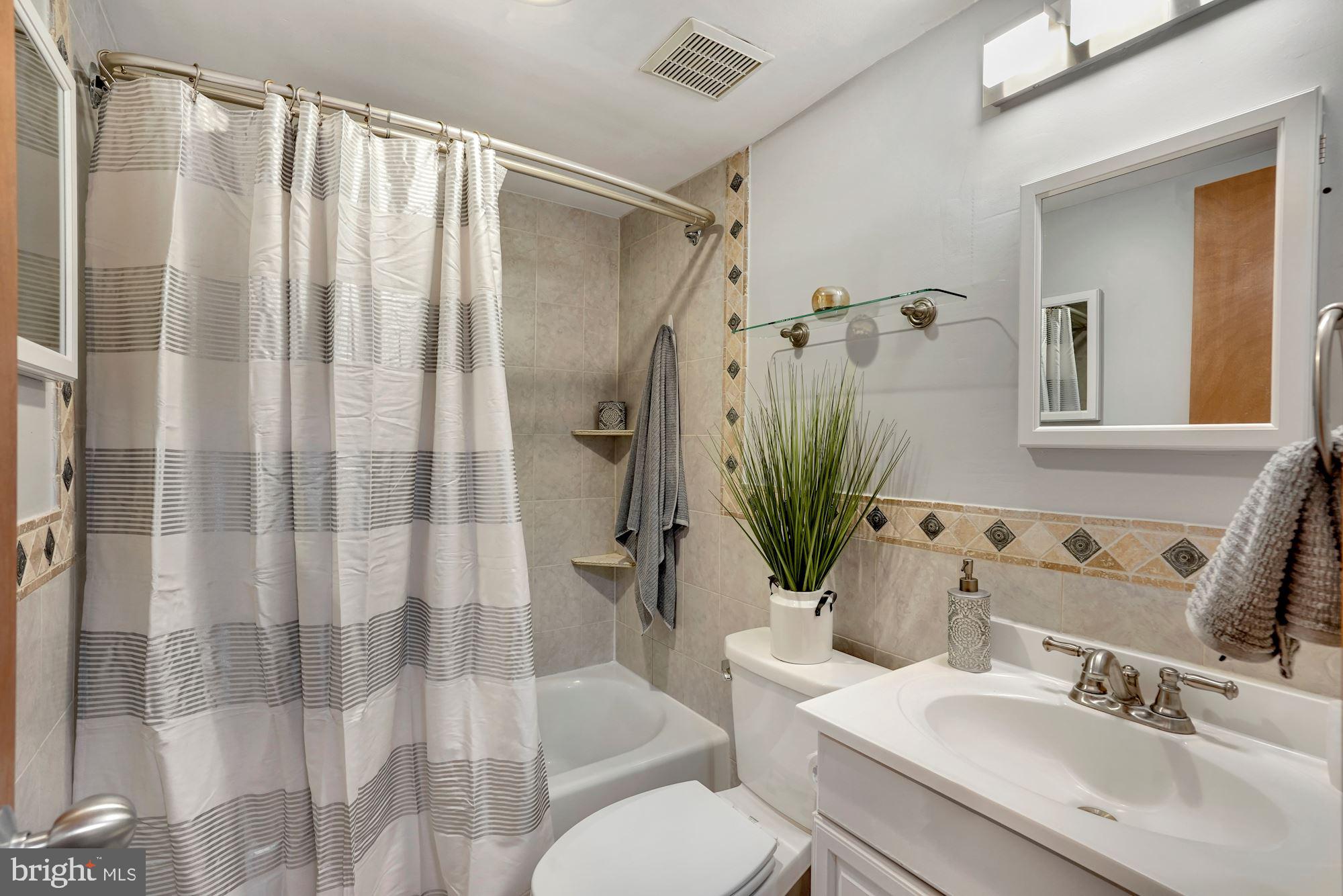 MC LEAN CHASE - Residential