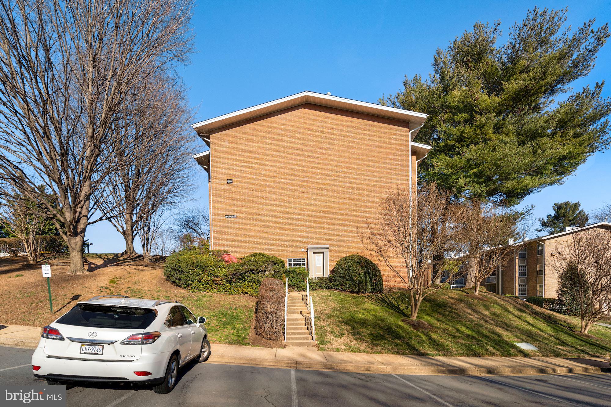 MC LEAN CHASE - Residential