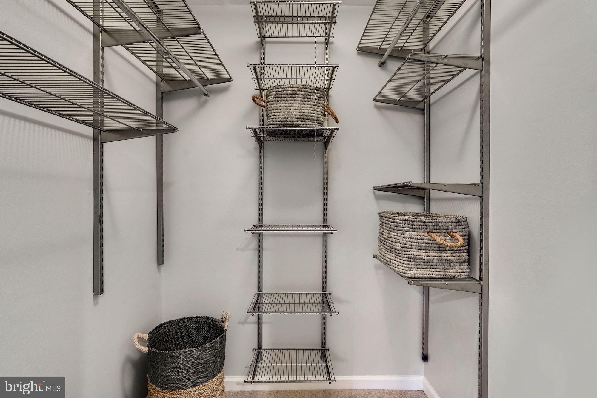 MC LEAN CHASE - Residential