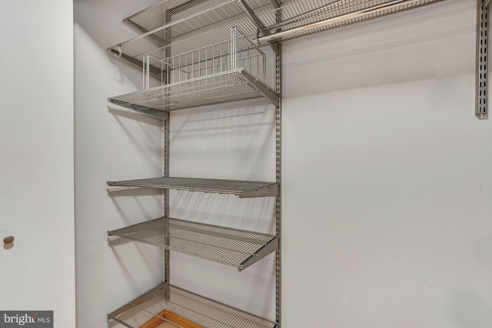 MC LEAN CHASE - Residential