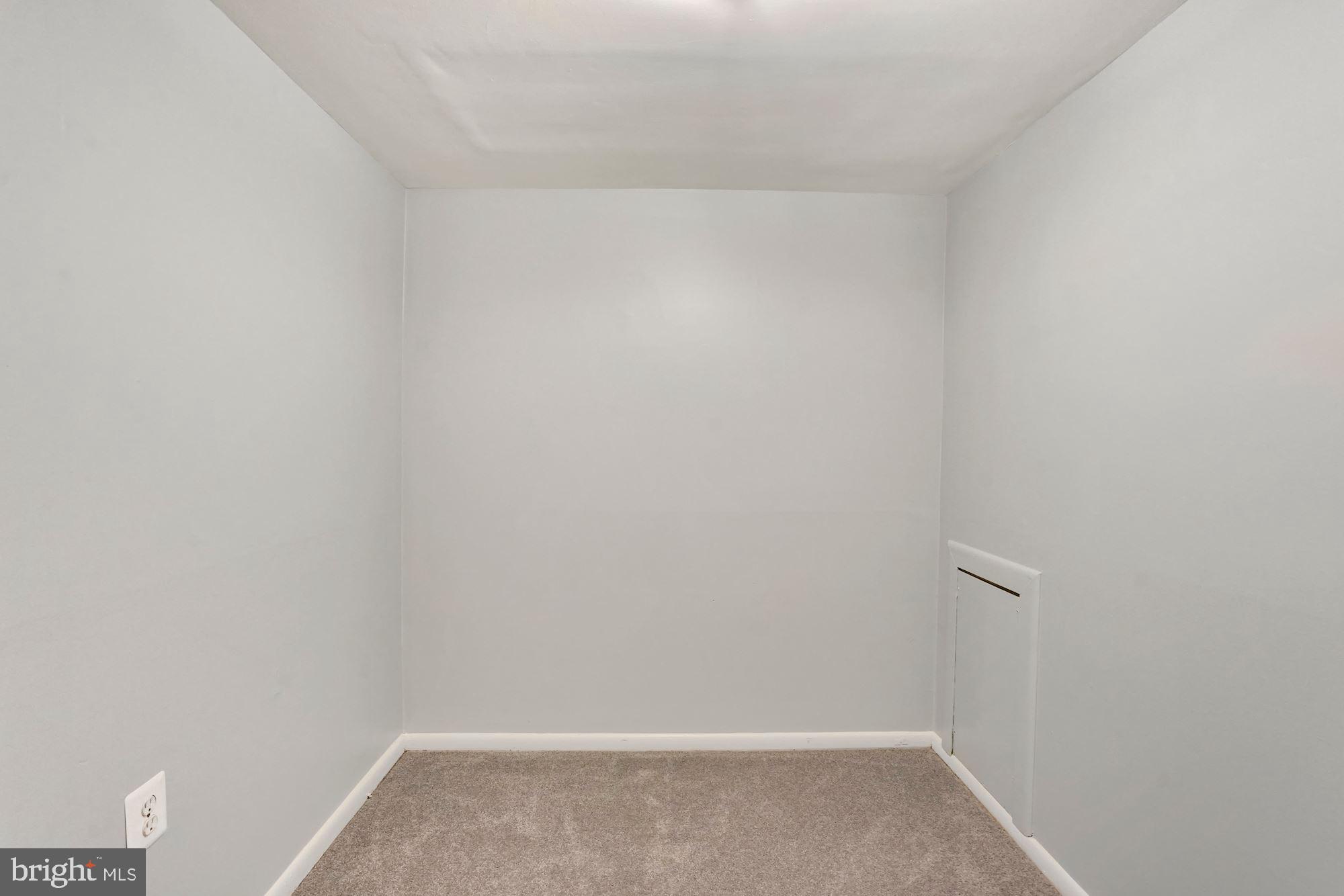 MC LEAN CHASE - Residential