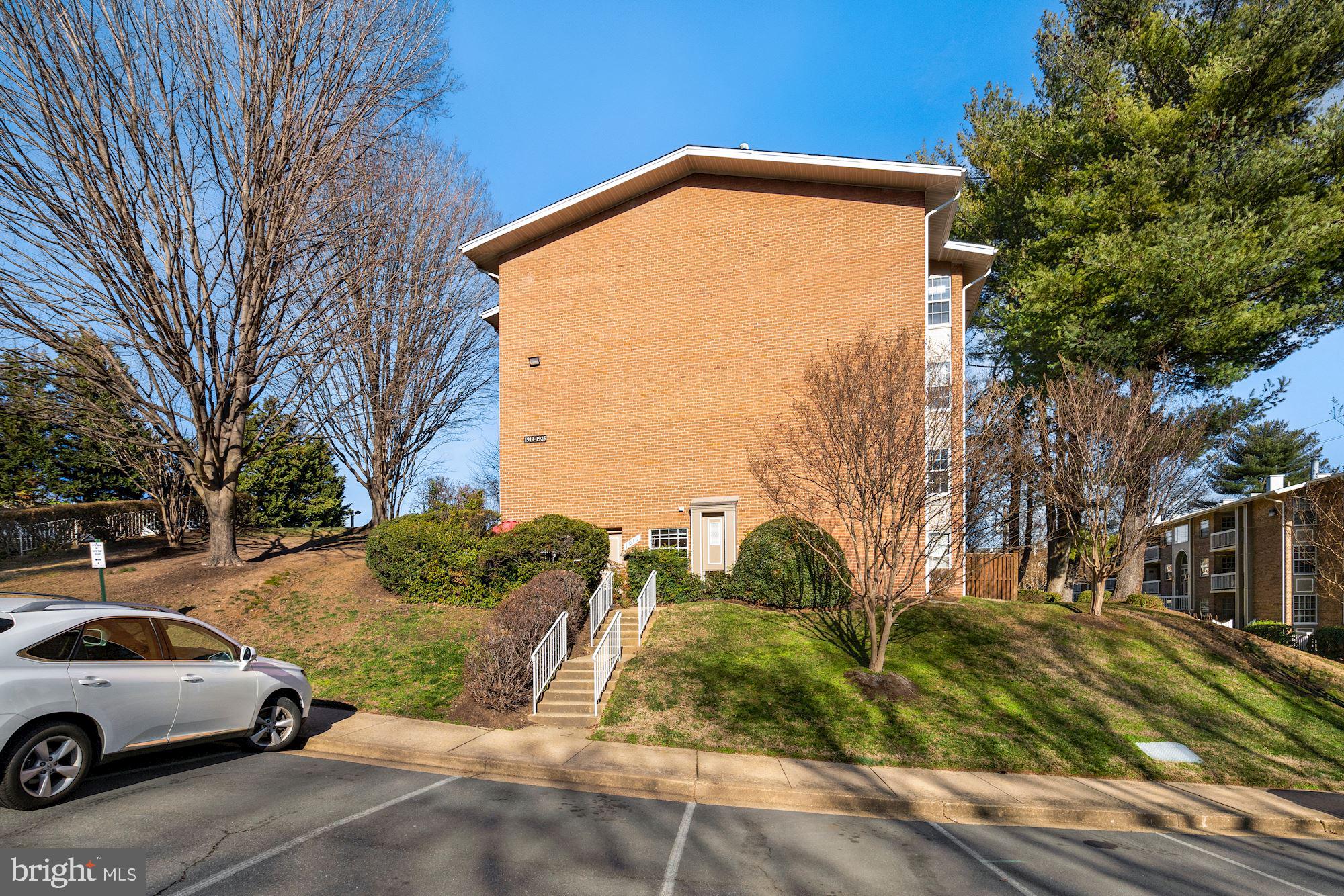 MC LEAN CHASE - Residential