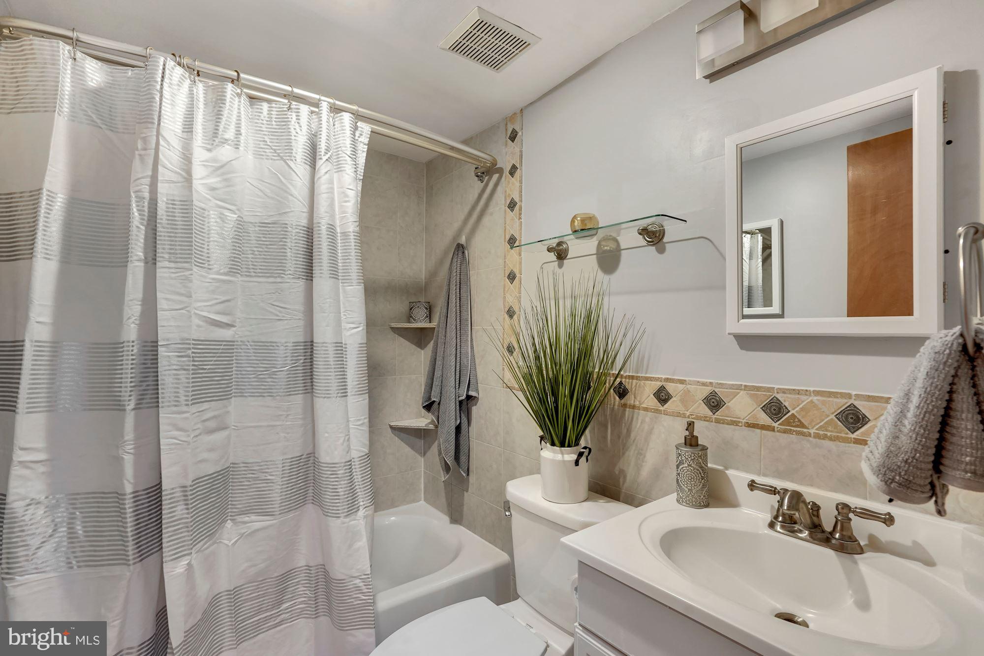 MC LEAN CHASE - Residential