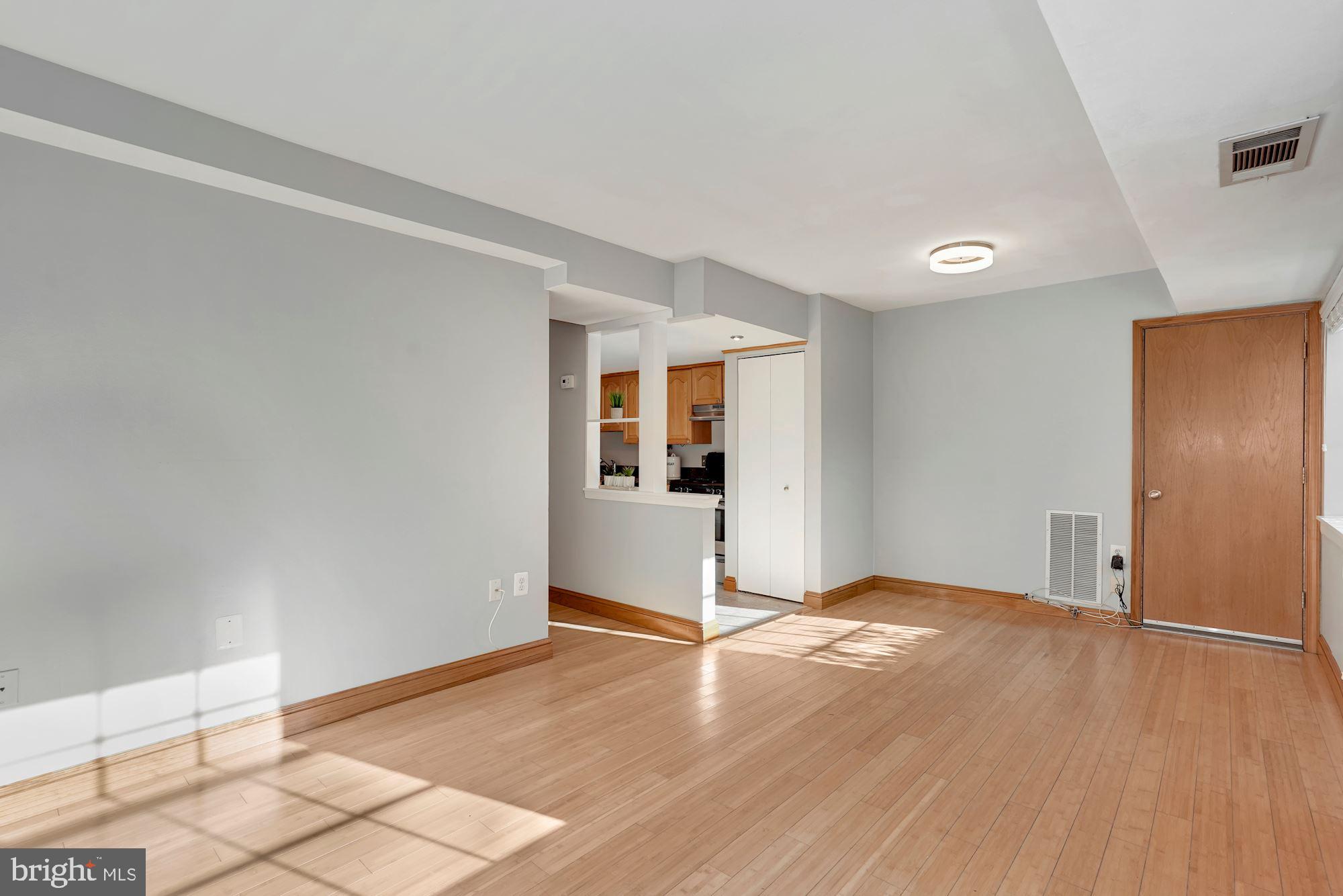 MC LEAN CHASE - Residential