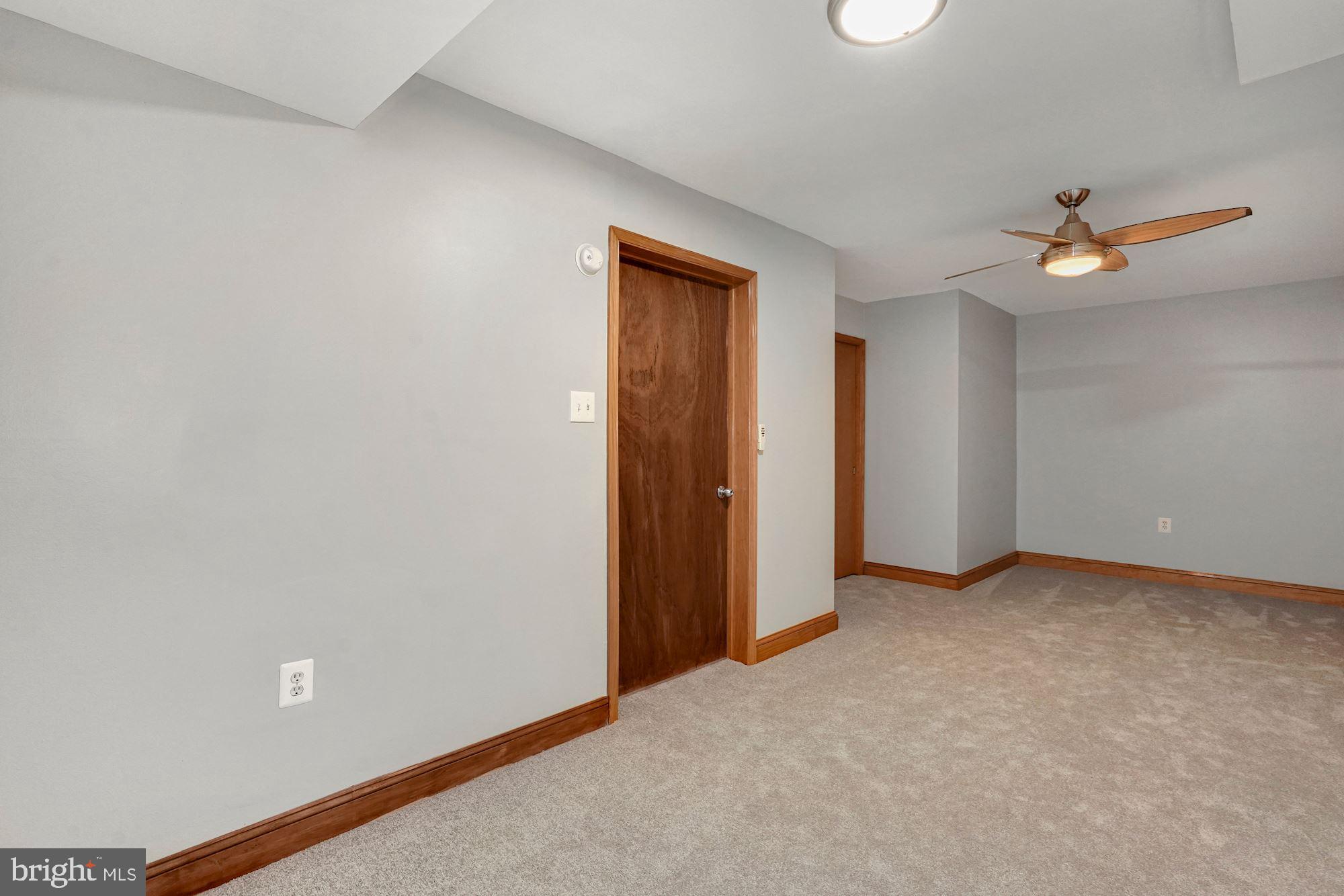 MC LEAN CHASE - Residential