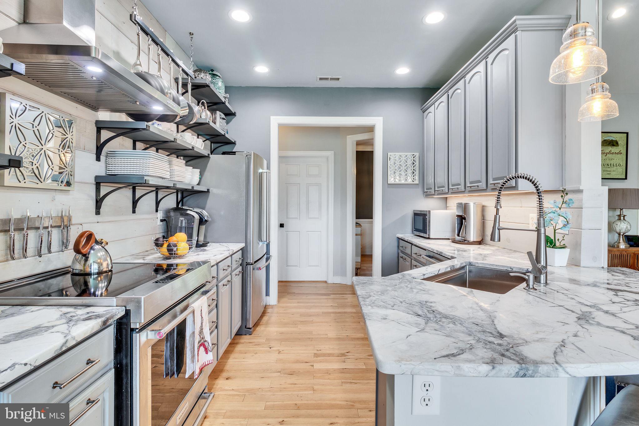 HILLS QUARTER - Residential