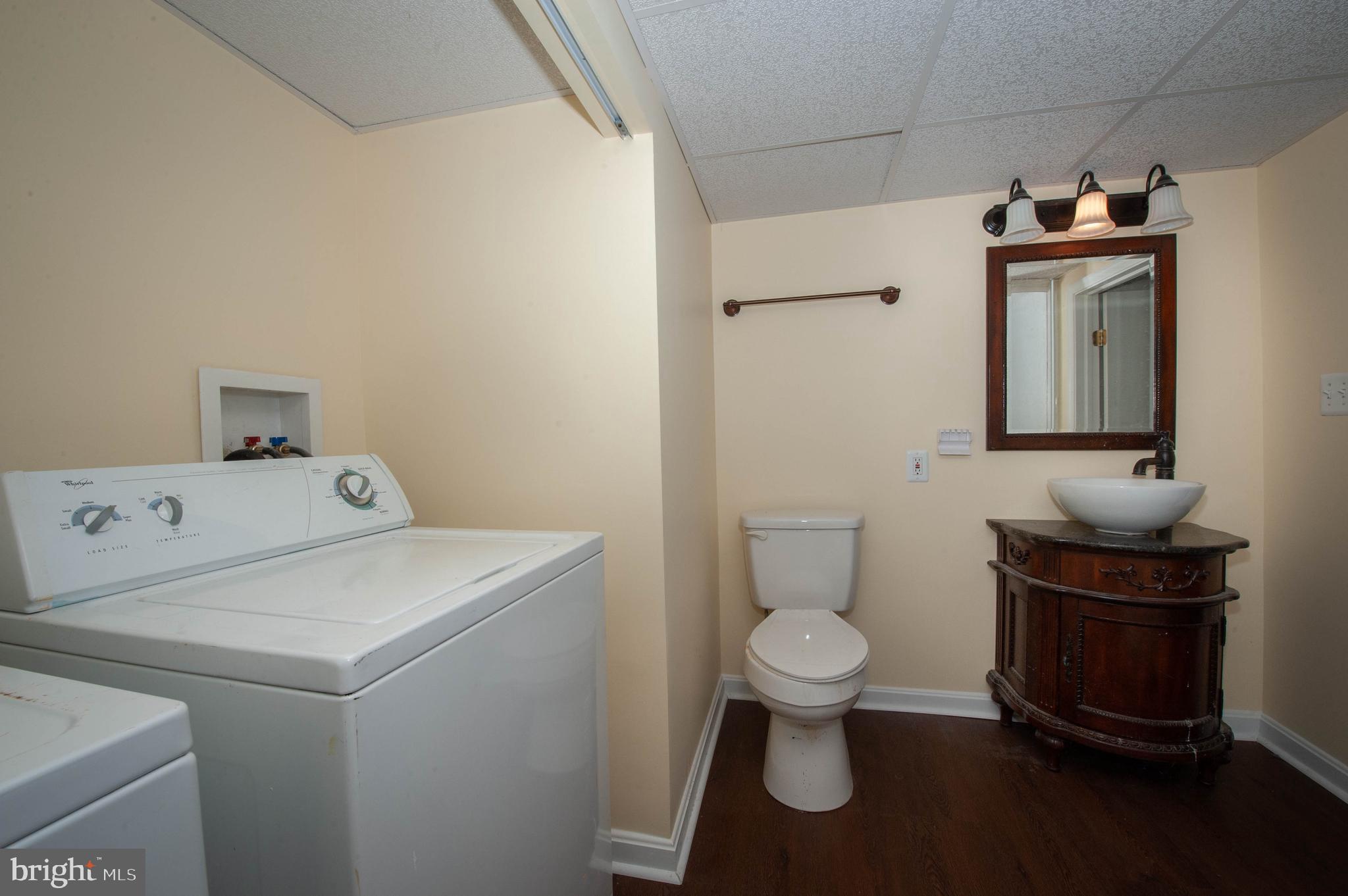 CROMWELL MANOR - Residential