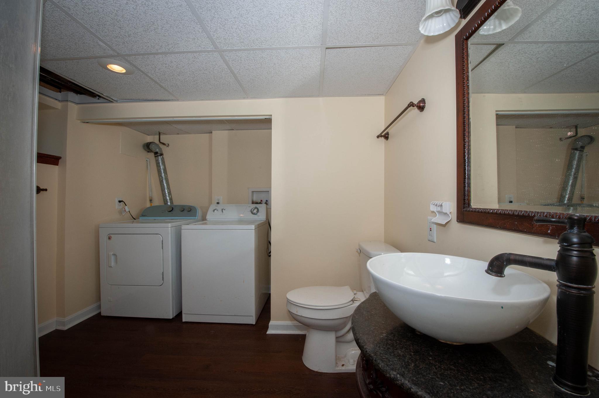 CROMWELL MANOR - Residential