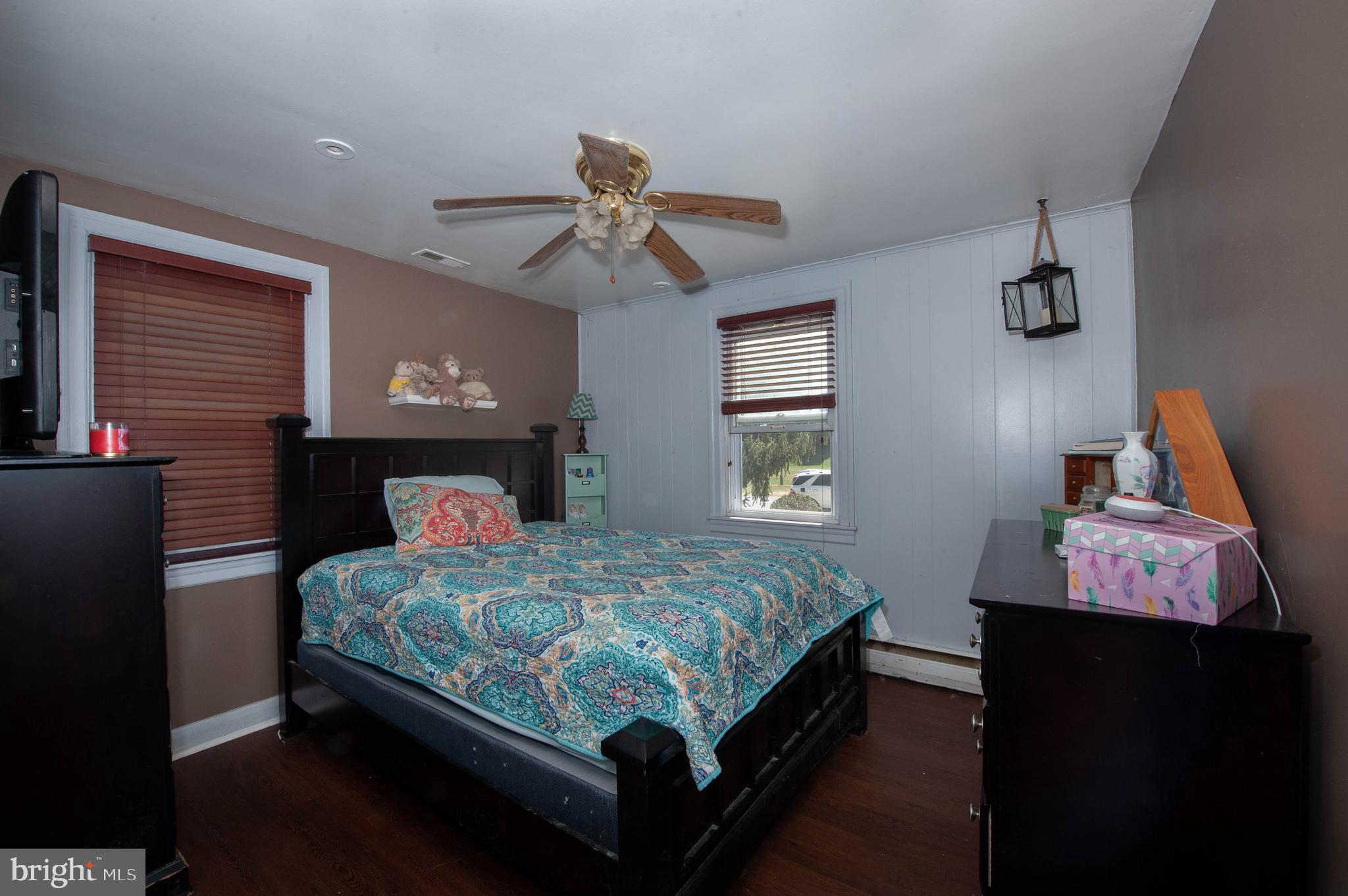 CROMWELL MANOR - Residential