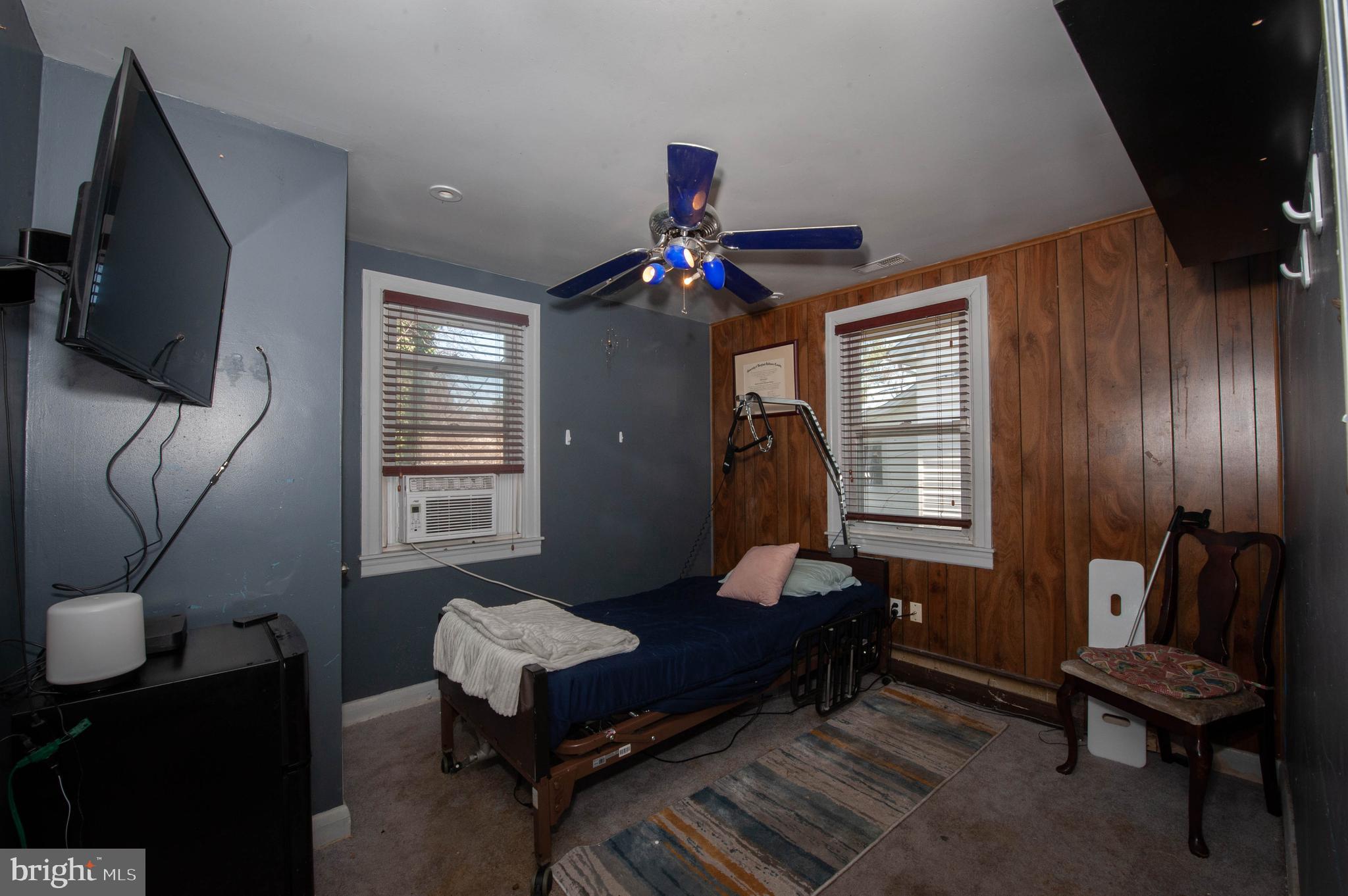 CROMWELL MANOR - Residential