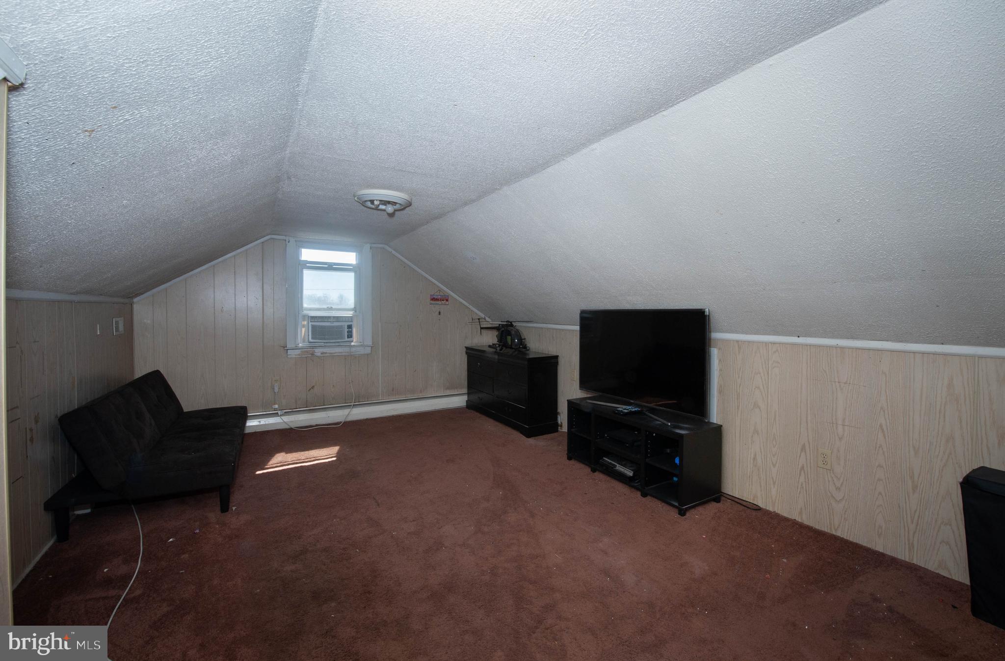 CROMWELL MANOR - Residential