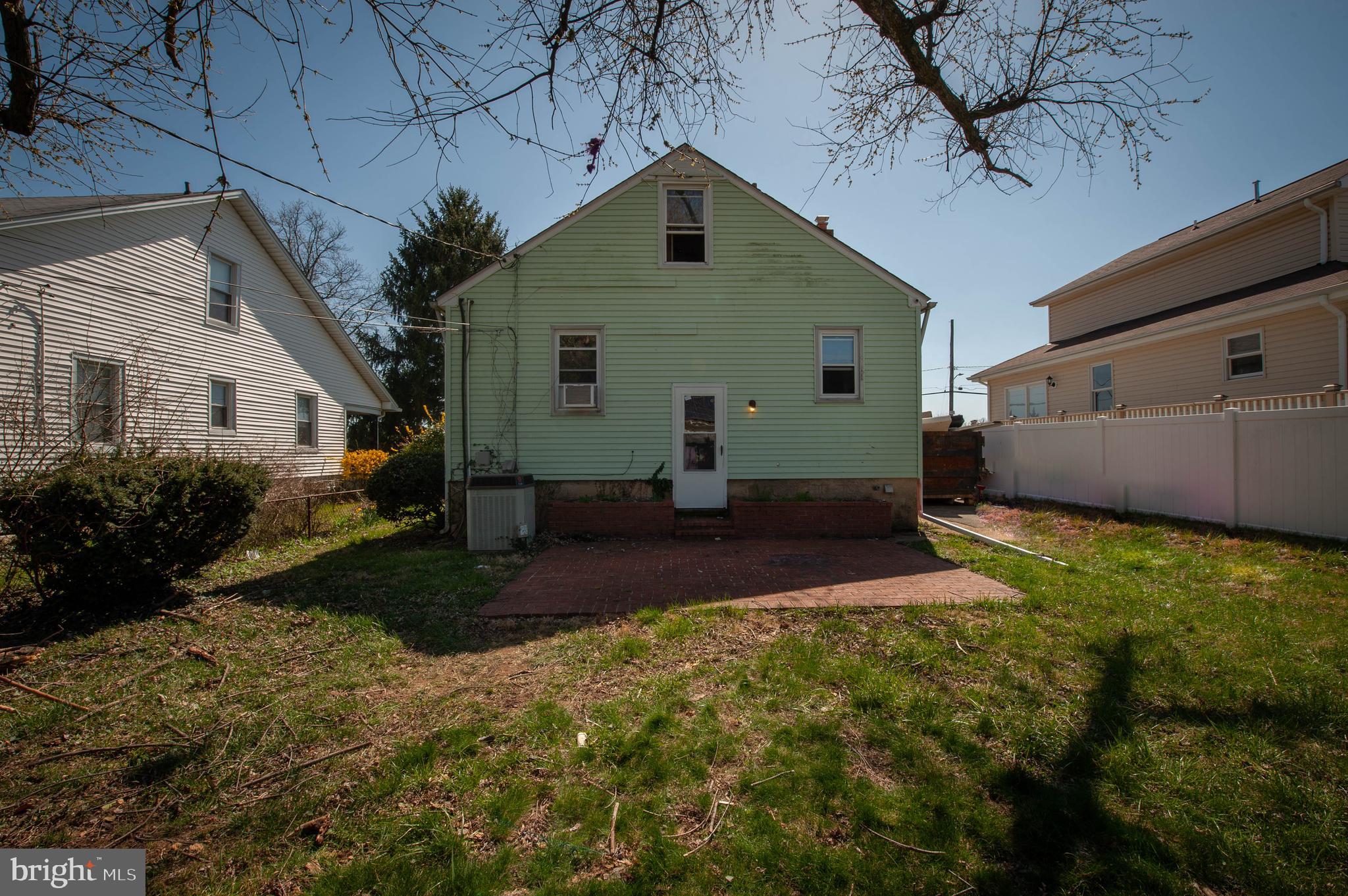 CROMWELL MANOR - Residential