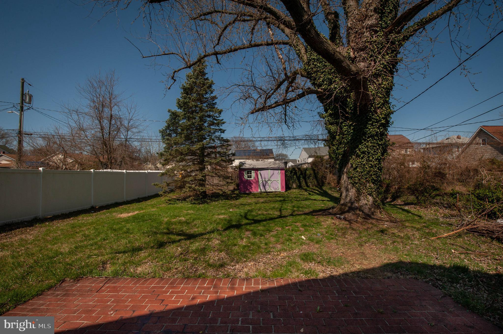 CROMWELL MANOR - Residential