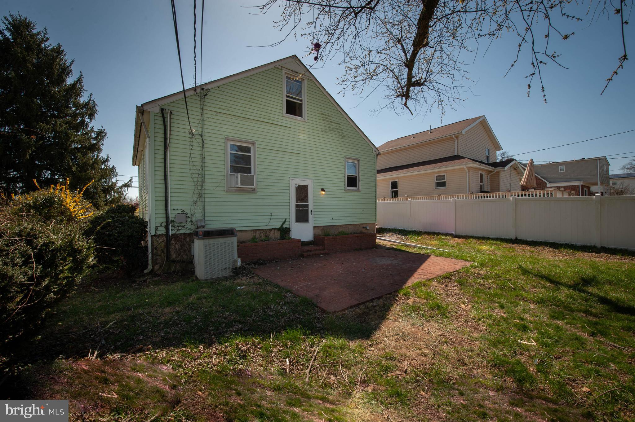 CROMWELL MANOR - Residential