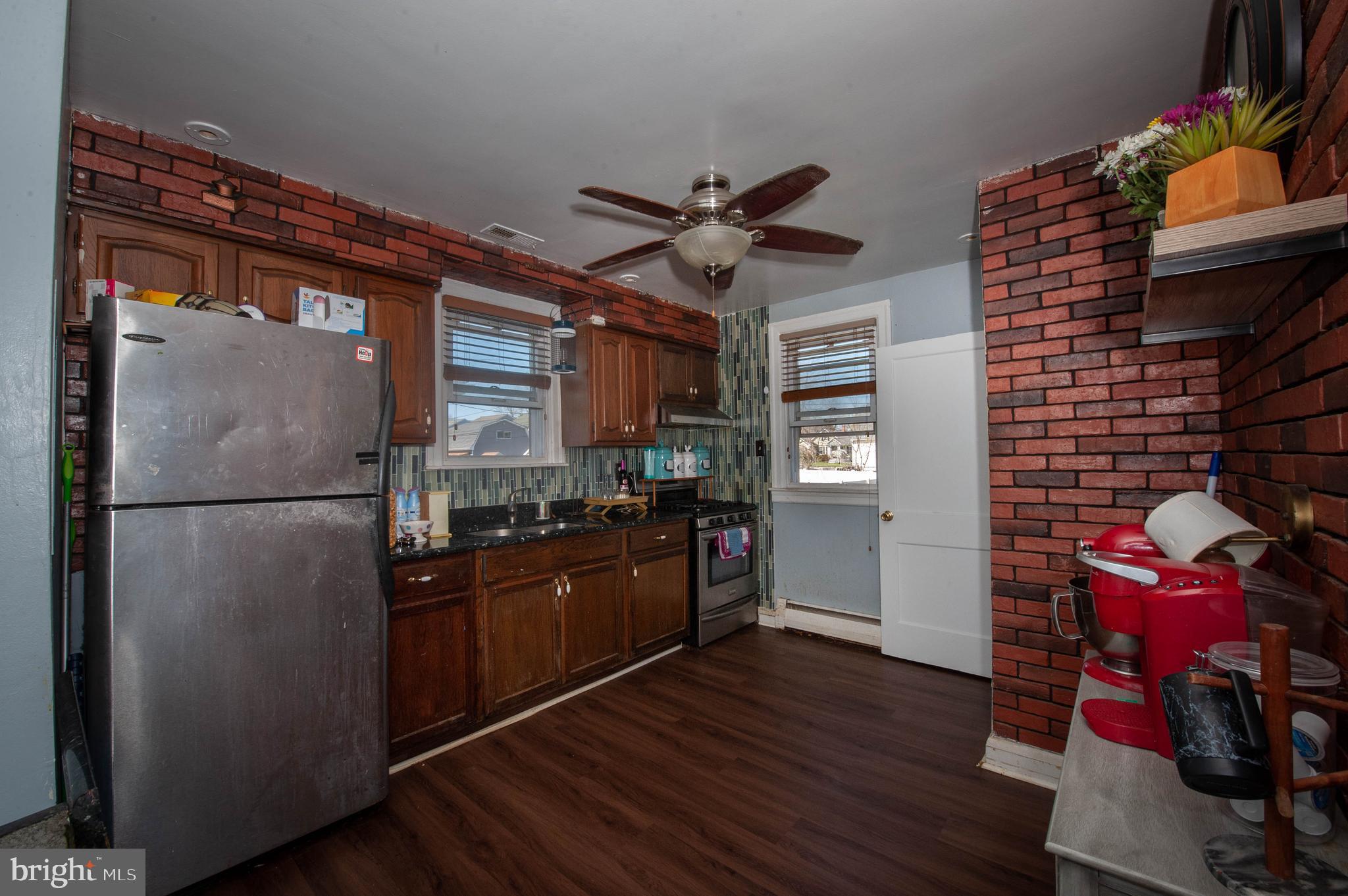 CROMWELL MANOR - Residential