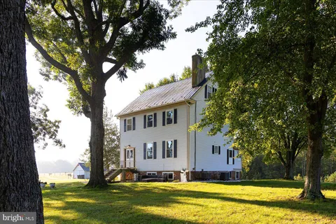 667 Hustle Road, Hustle, VA MLS: VAES2000552