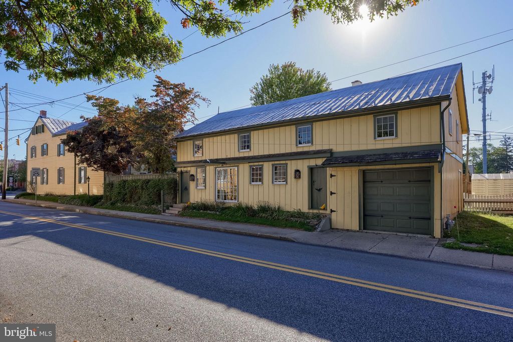 Photo of 2 S Charlotte Street, MANHEIM, PA 17545 (MLS # PALA2083050)