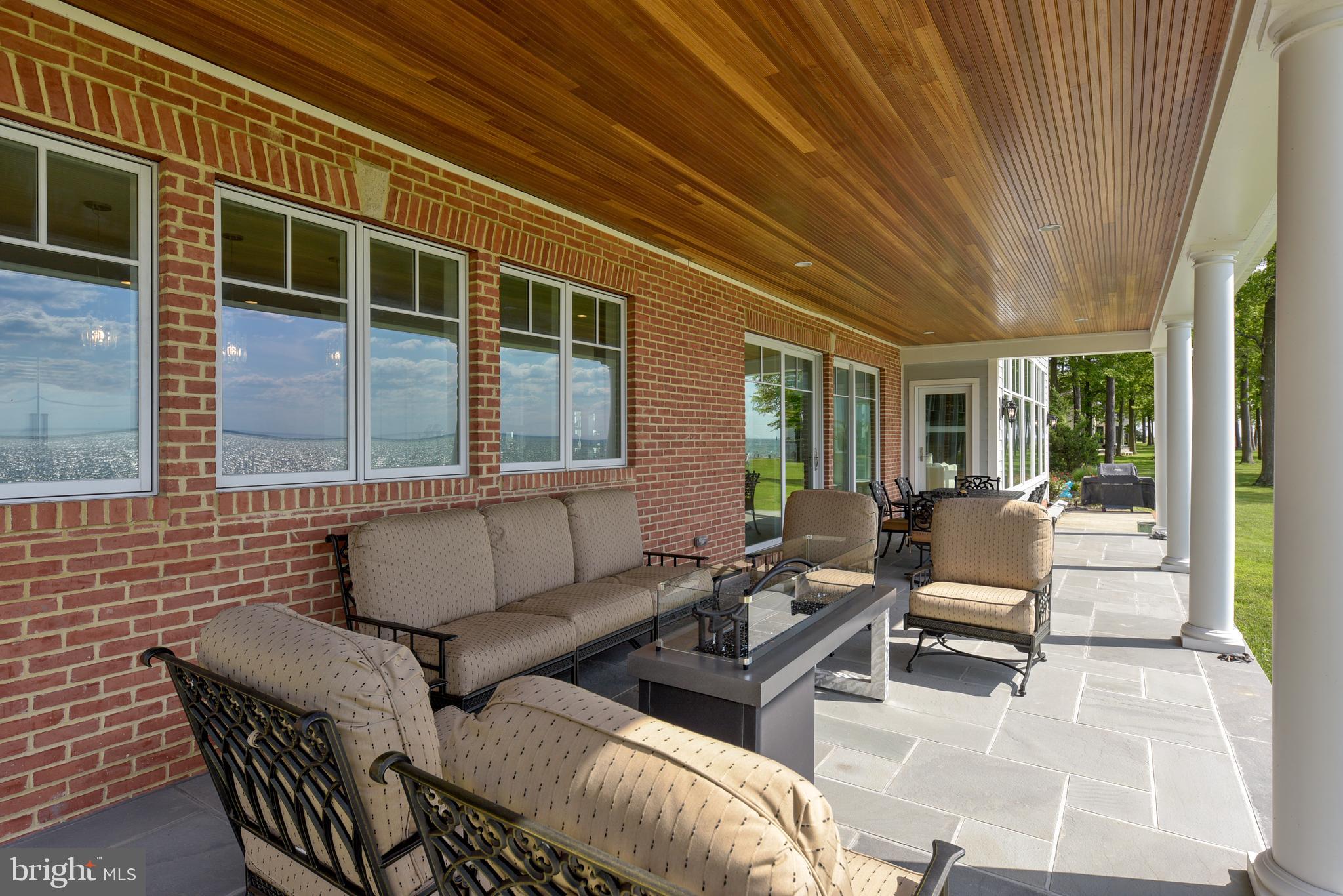 BLOODY POINT FARM - Residential