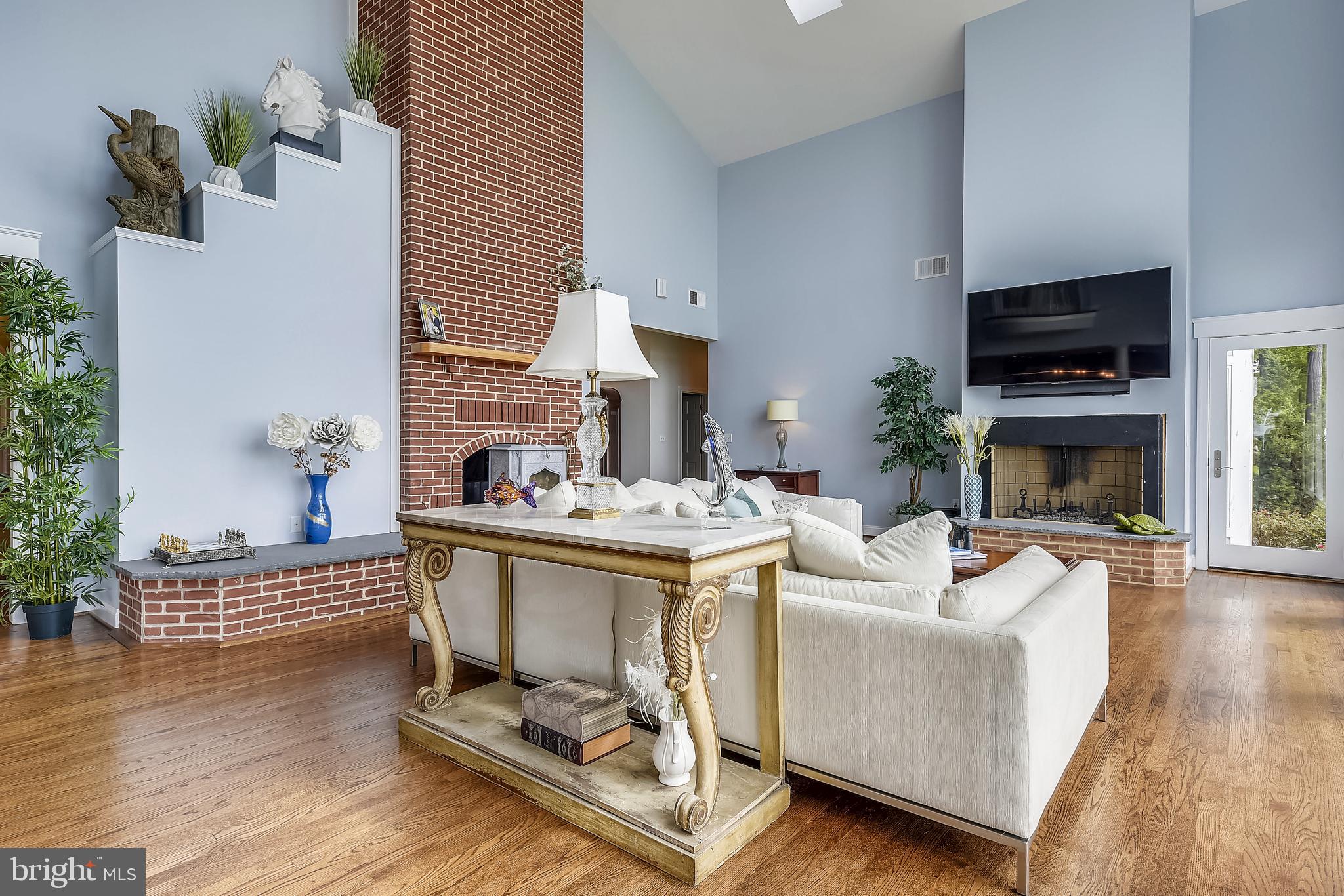 BLOODY POINT FARM - Residential