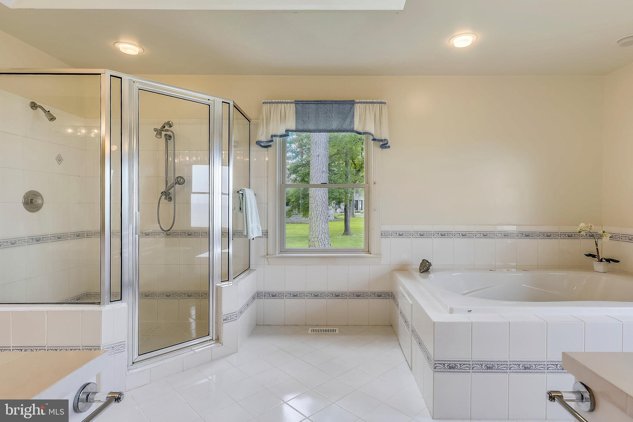 BLOODY POINT FARM - Residential