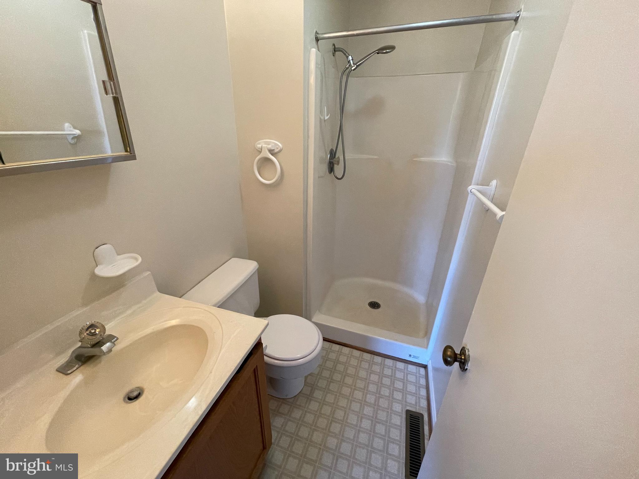 KINGSWOOD - Residential Lease