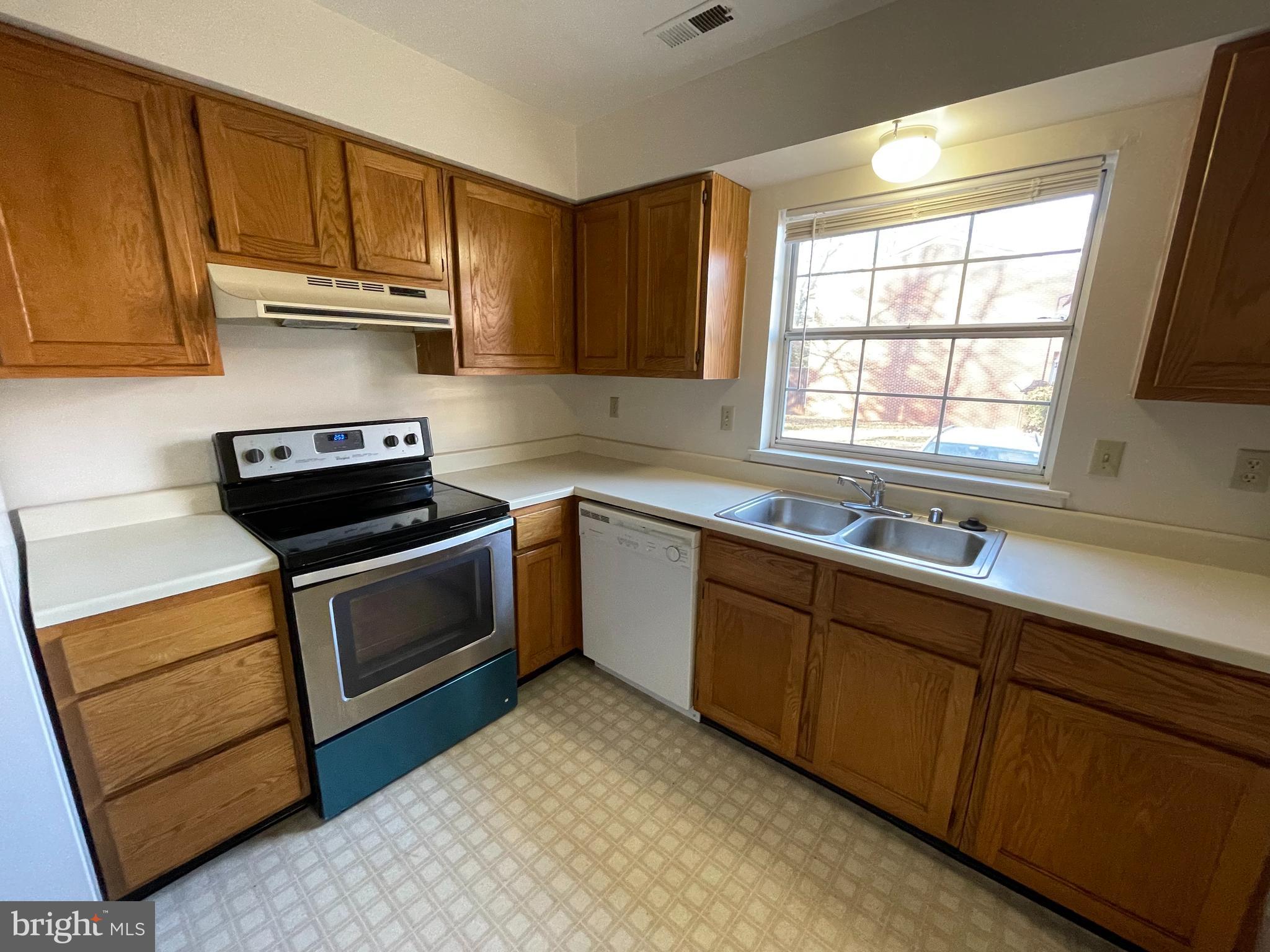 KINGSWOOD - Residential Lease