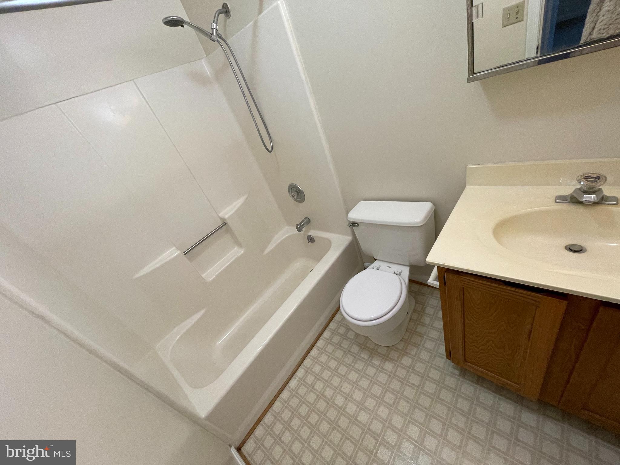 KINGSWOOD - Residential Lease