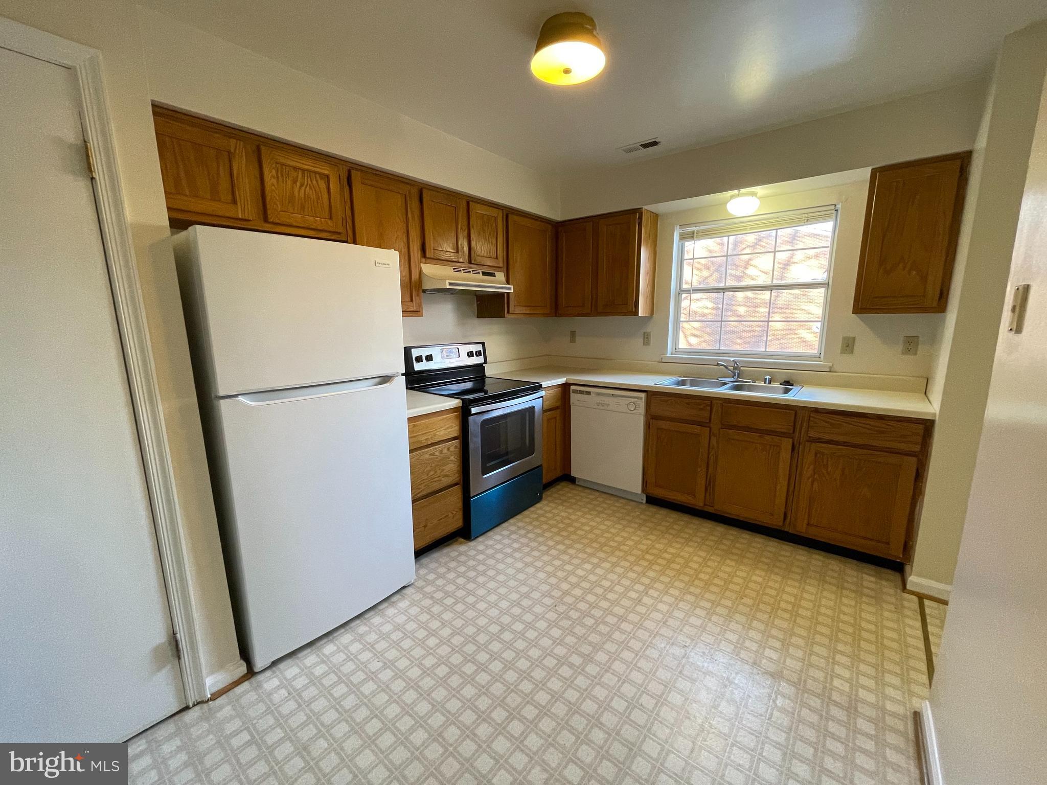 KINGSWOOD - Residential Lease