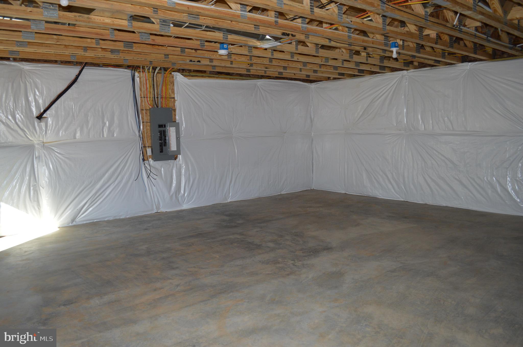 MOONSHINE MOUNTAIN - Residential