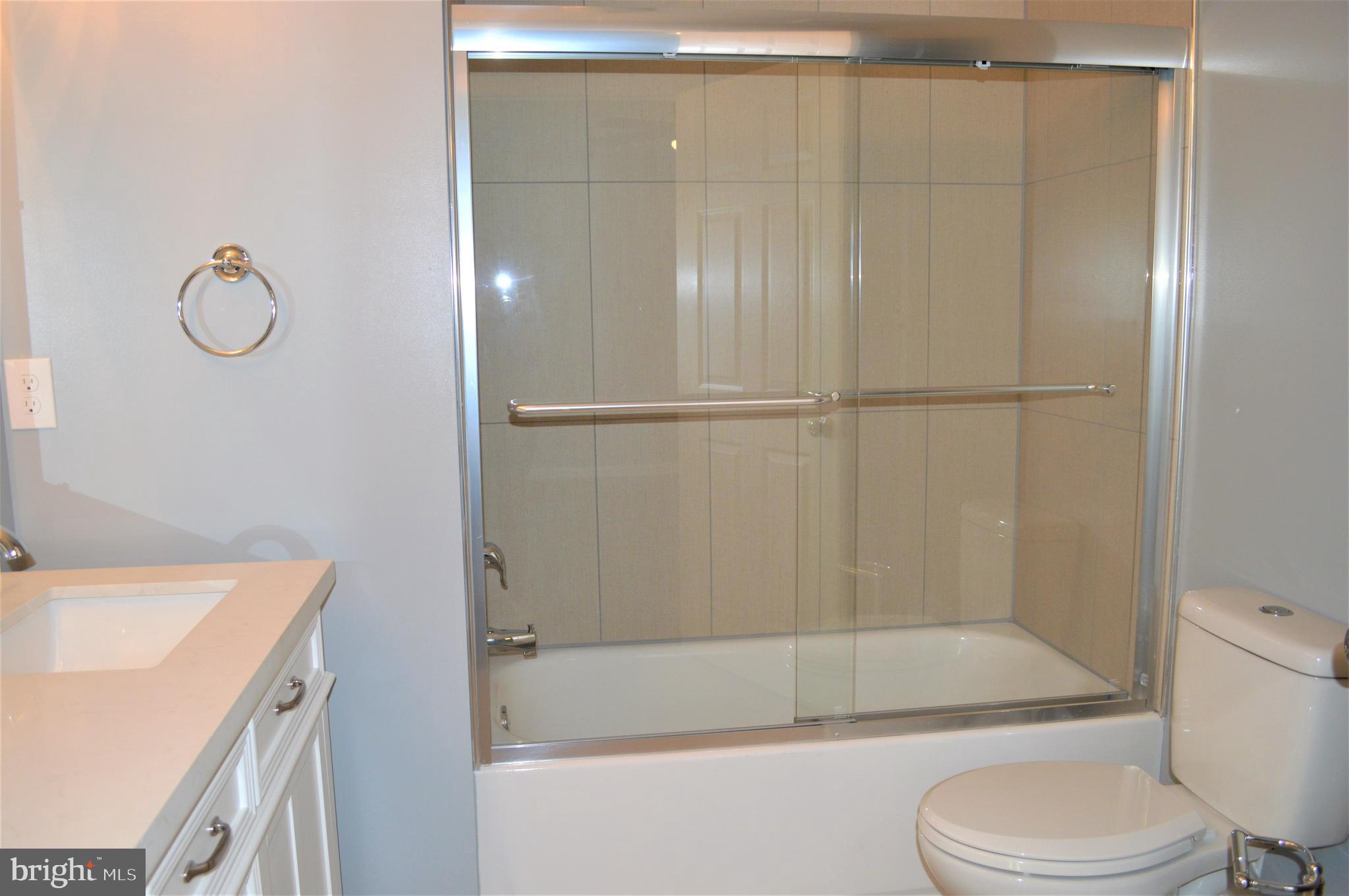 MOONSHINE MOUNTAIN - Residential