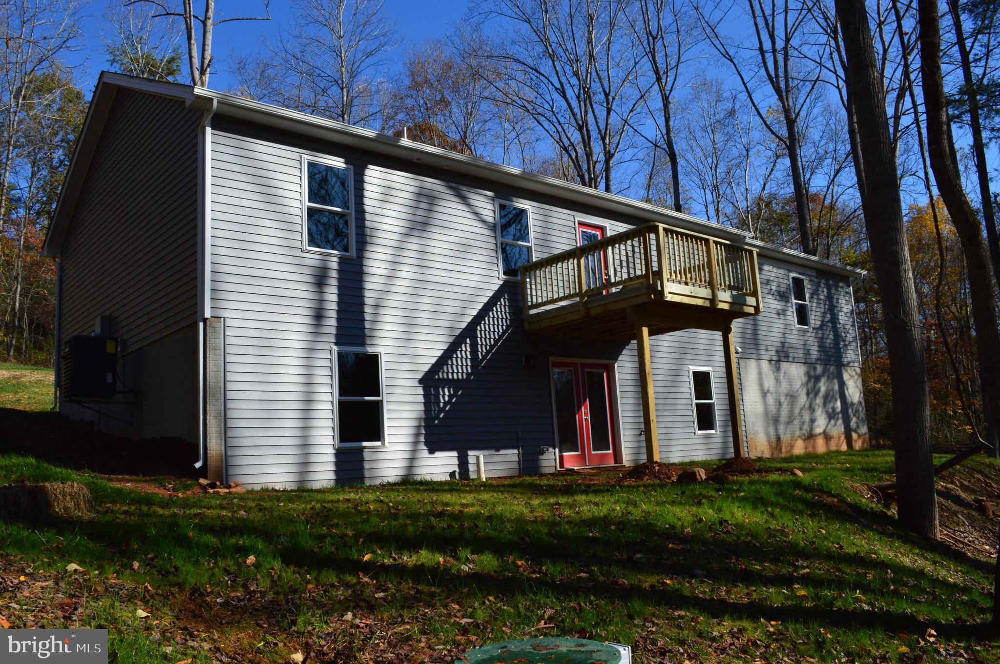 MOONSHINE MOUNTAIN - Residential