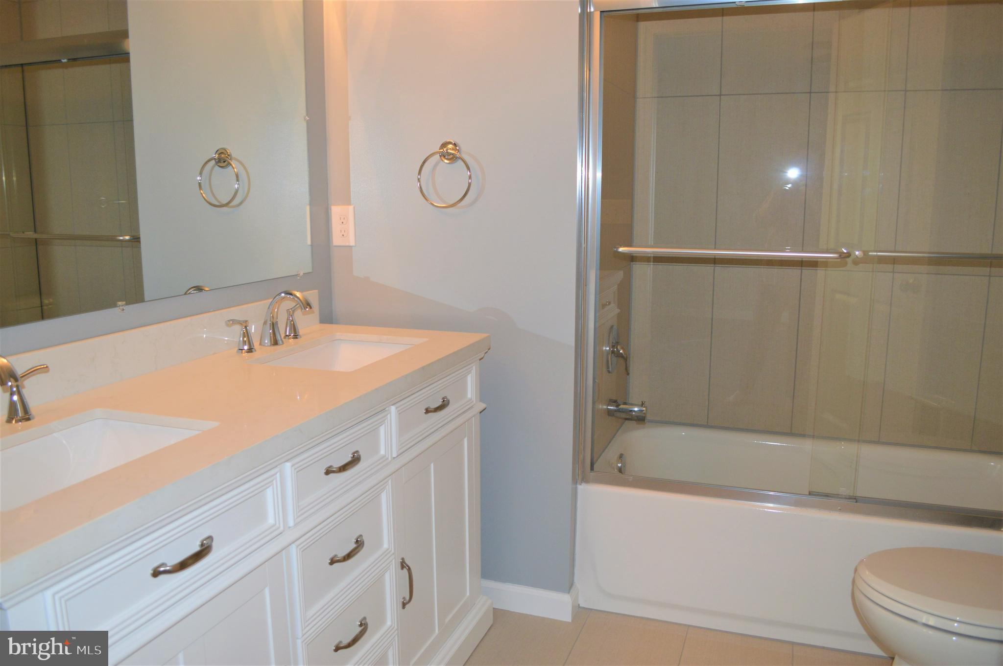 MOONSHINE MOUNTAIN - Residential