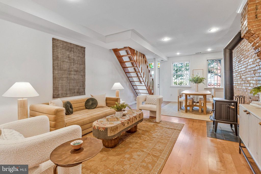 Photo of 1221 Duncan Place NE, WASHINGTON, DC 20002 (MLS # DCDC2204094)