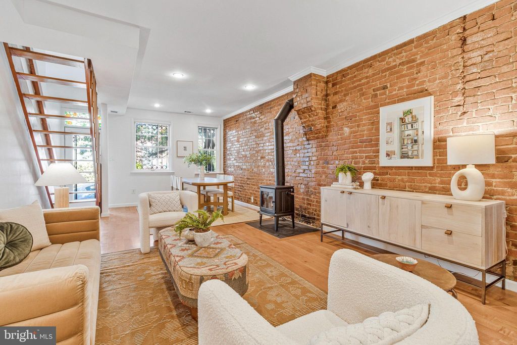 Photo of 1221 Duncan Place NE, WASHINGTON, DC 20002 (MLS # DCDC2204094)