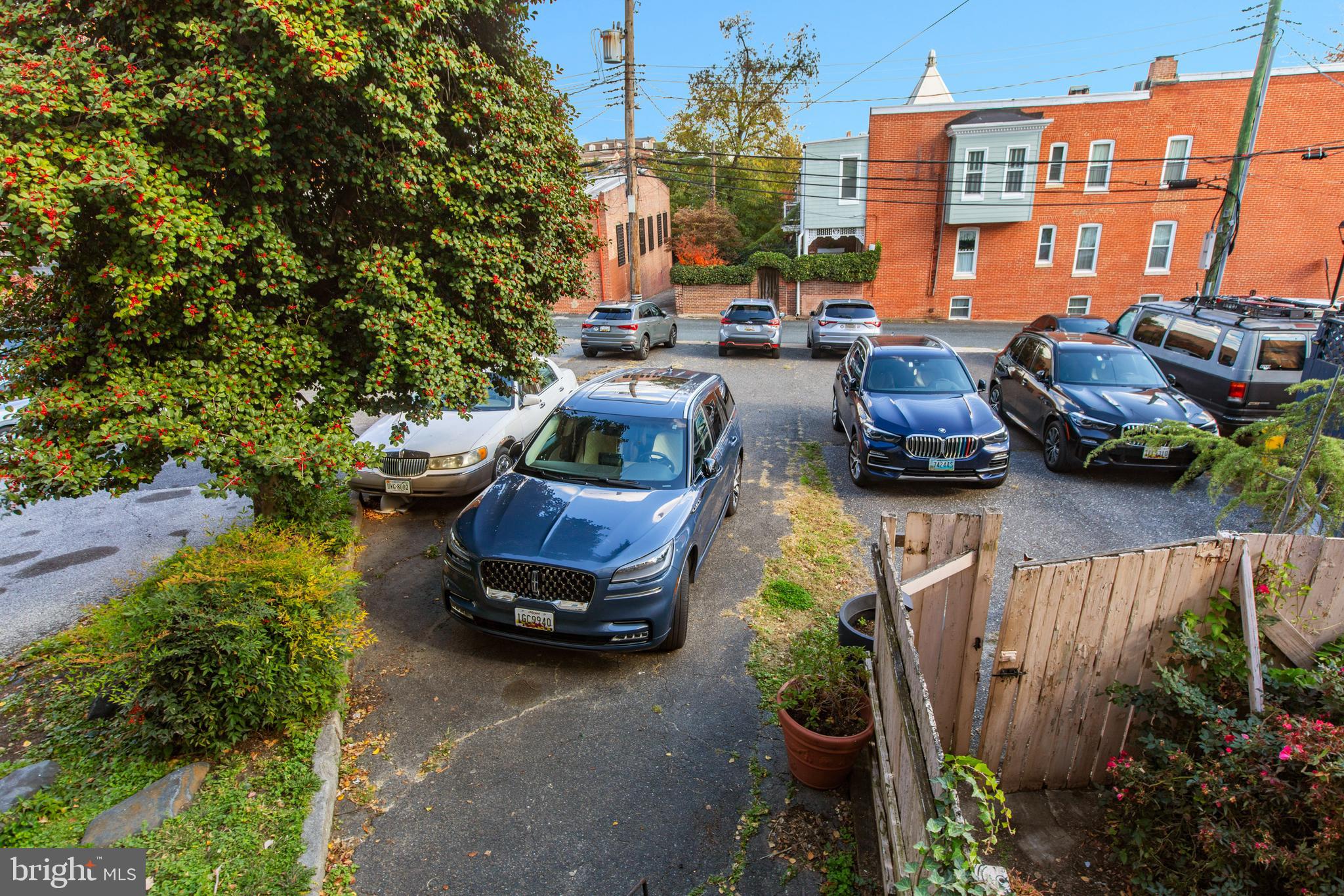 MOUNT VERNON PLACE HISTORIC DISTRICT - Residential Lease