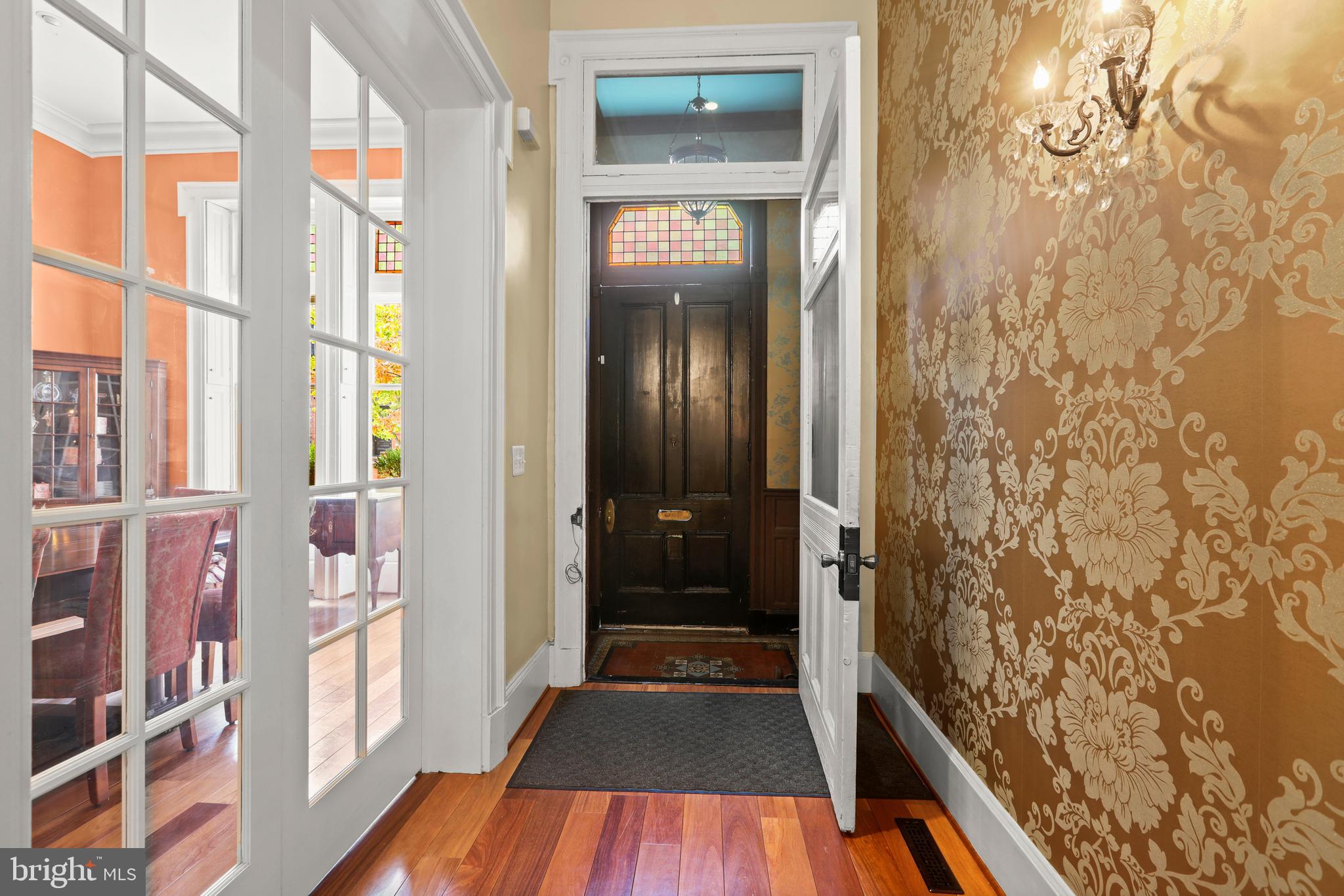 MOUNT VERNON PLACE HISTORIC DISTRICT - Residential Lease