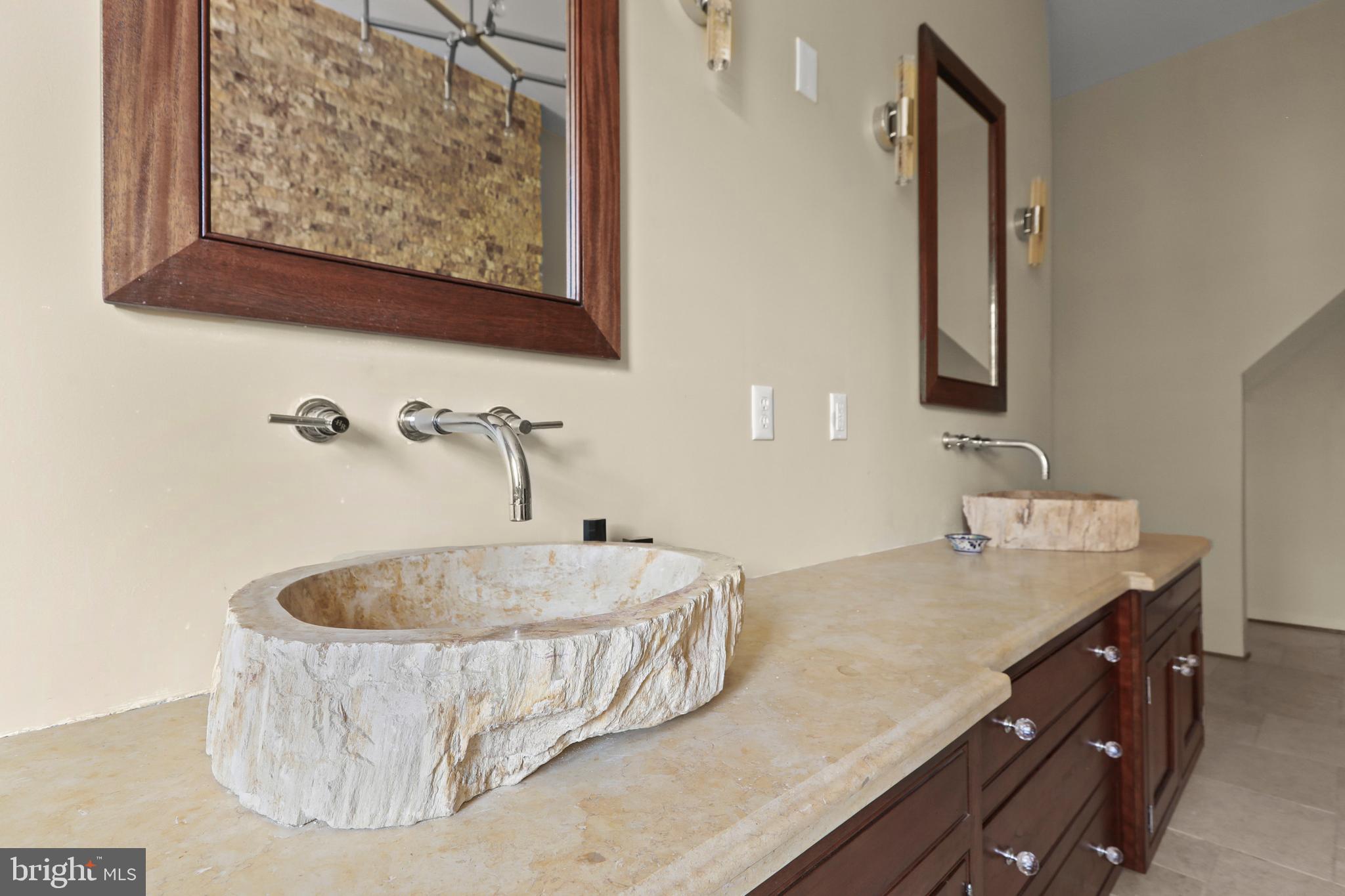 MOUNT VERNON PLACE HISTORIC DISTRICT - Residential Lease