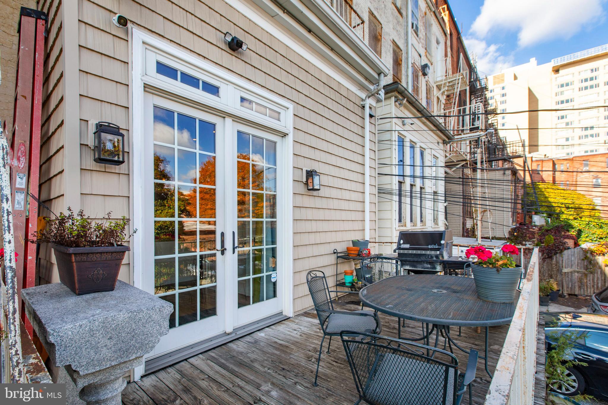 MOUNT VERNON PLACE HISTORIC DISTRICT - Residential Lease