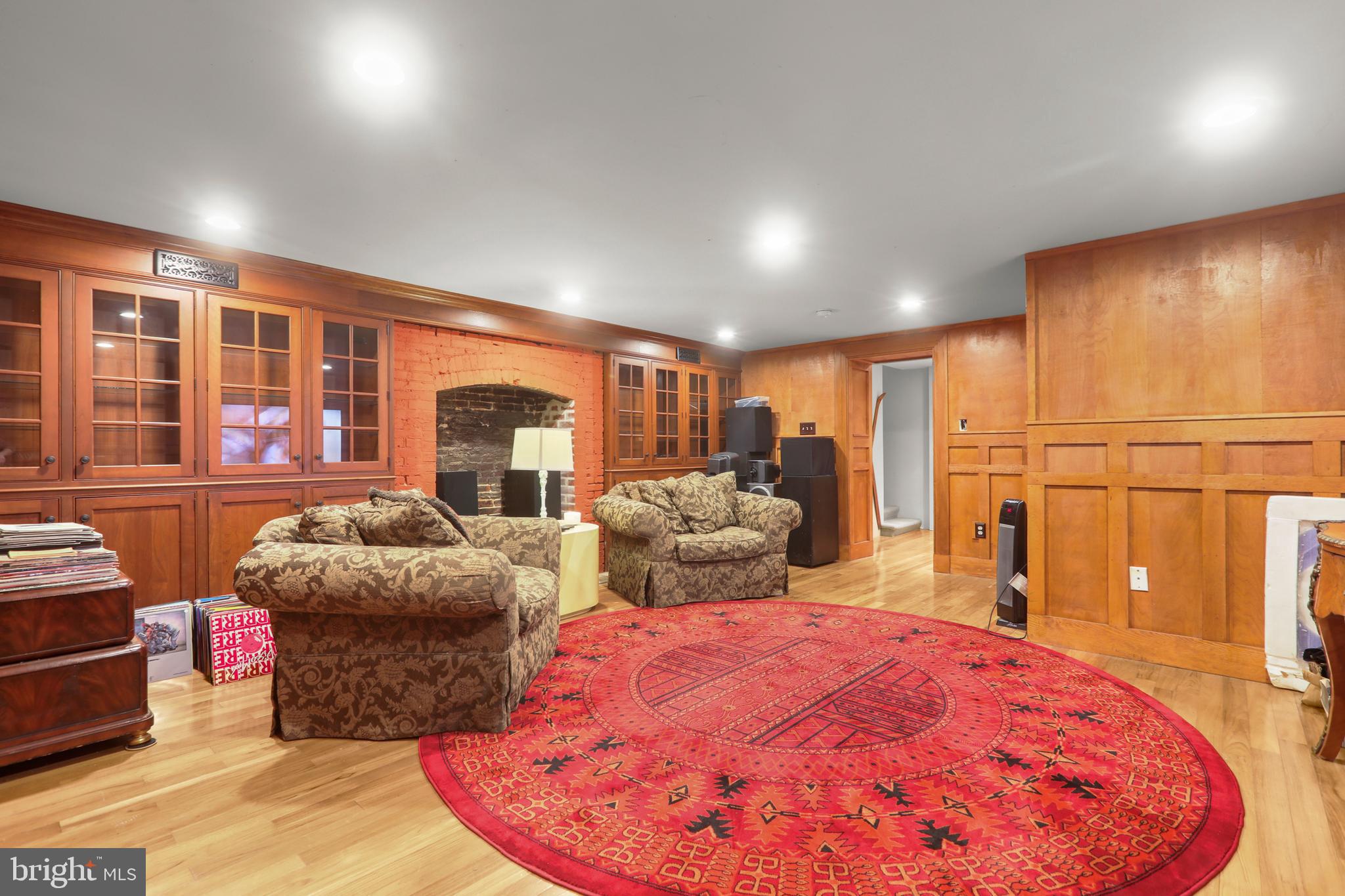 MOUNT VERNON PLACE HISTORIC DISTRICT - Residential Lease