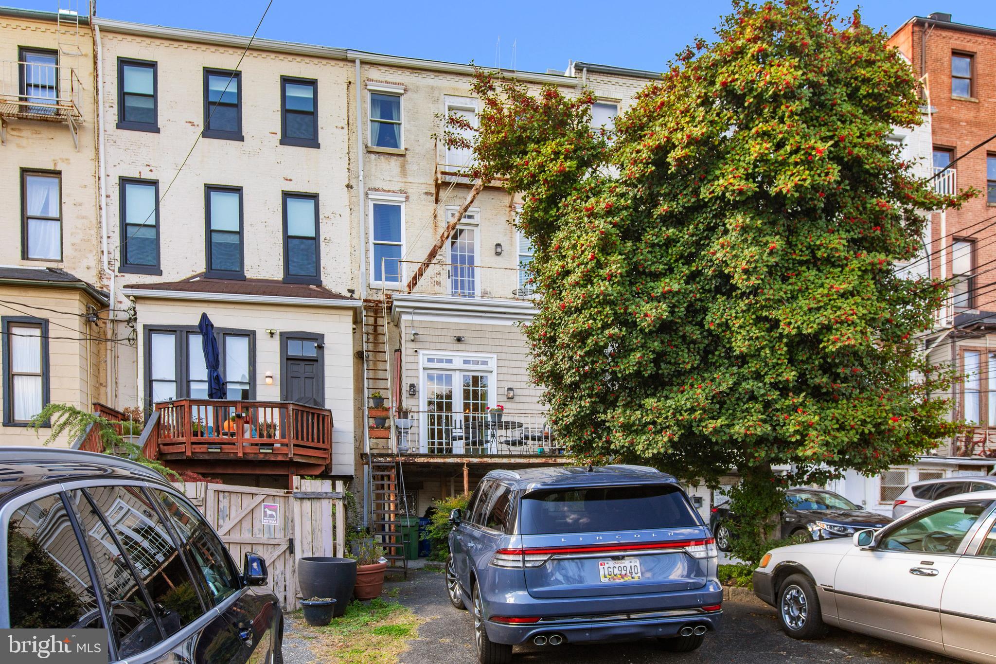 MOUNT VERNON PLACE HISTORIC DISTRICT - Residential Lease