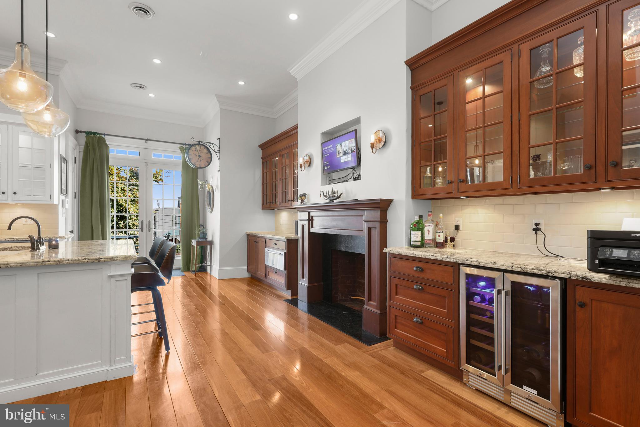 MOUNT VERNON PLACE HISTORIC DISTRICT - Residential Lease