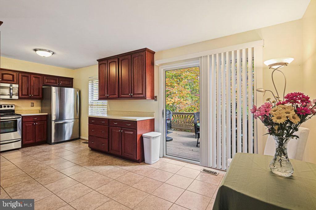 VILLAGE OF HICKORY RIDGE - Residential