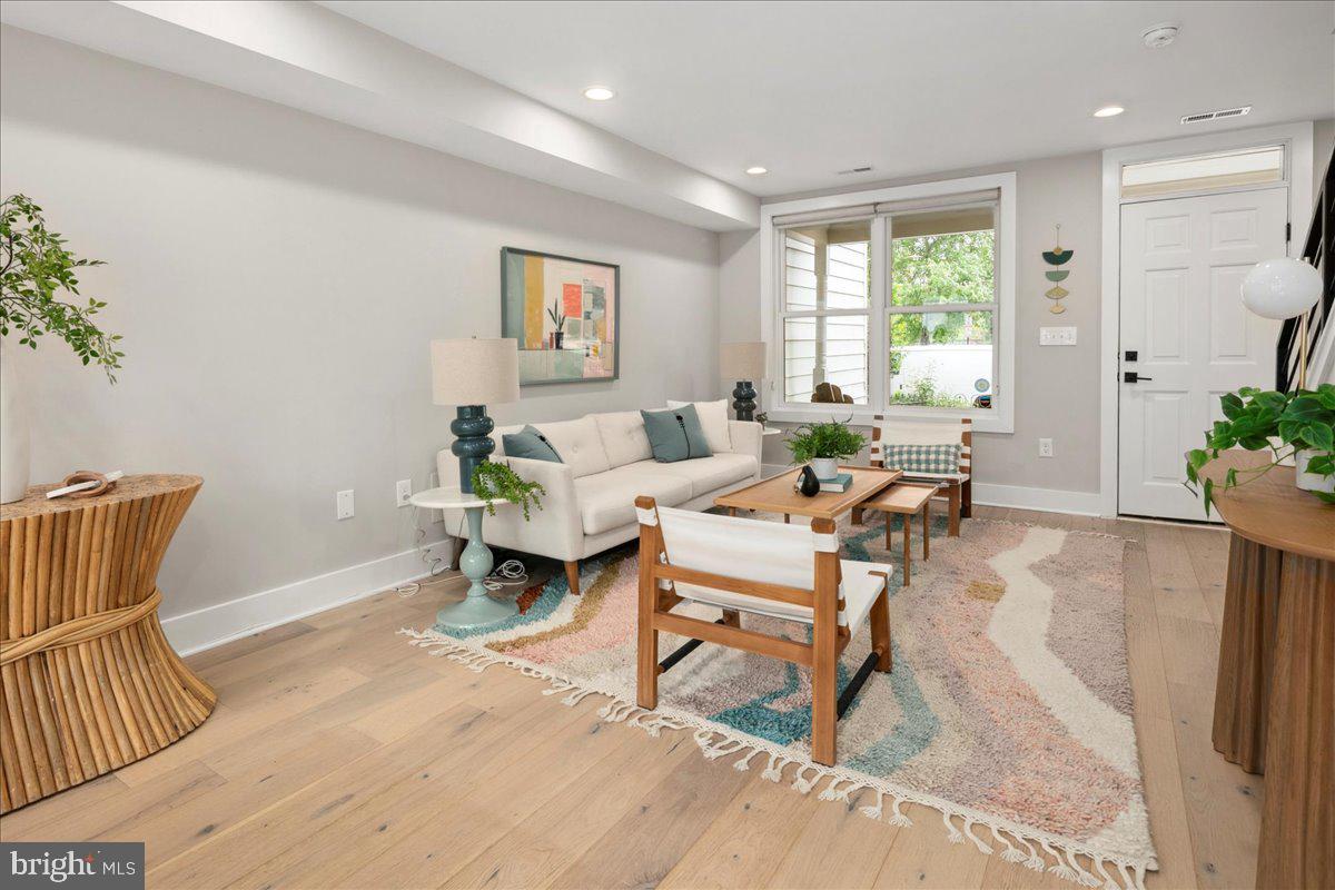 1007 I STREET SE
