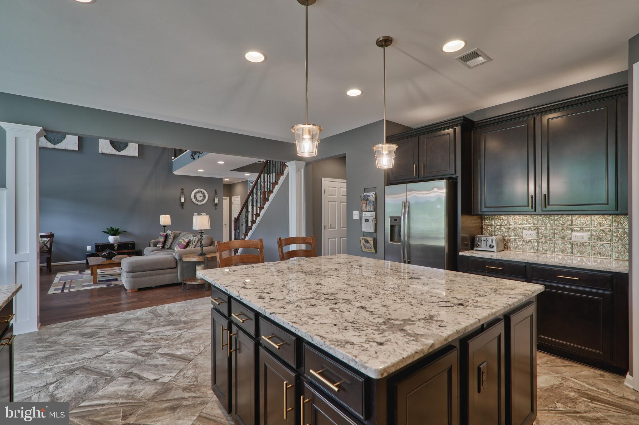 KELLY GLEN - Residential