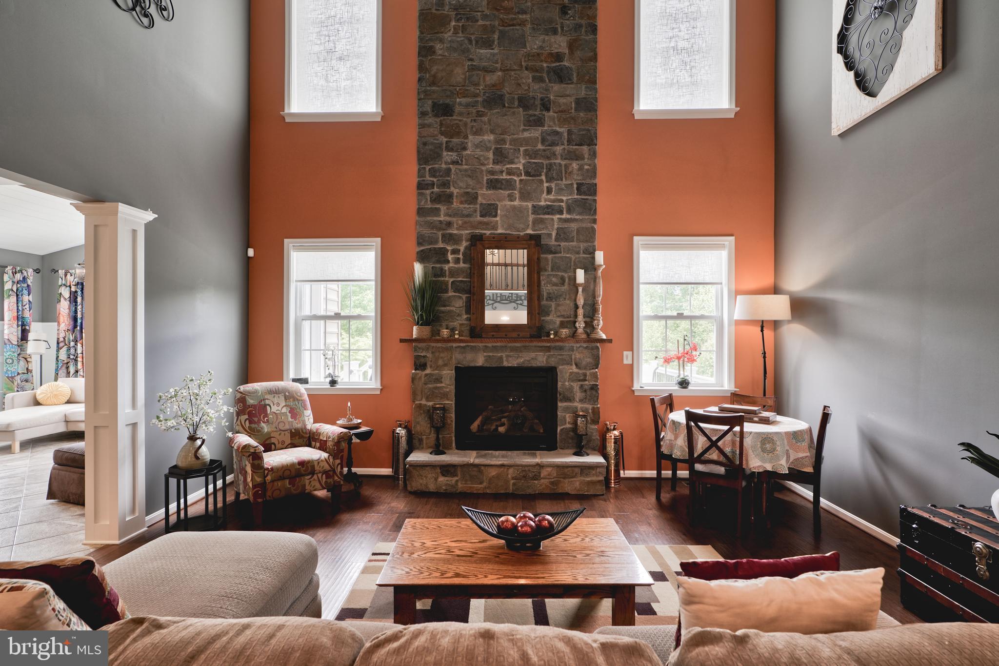 KELLY GLEN - Residential