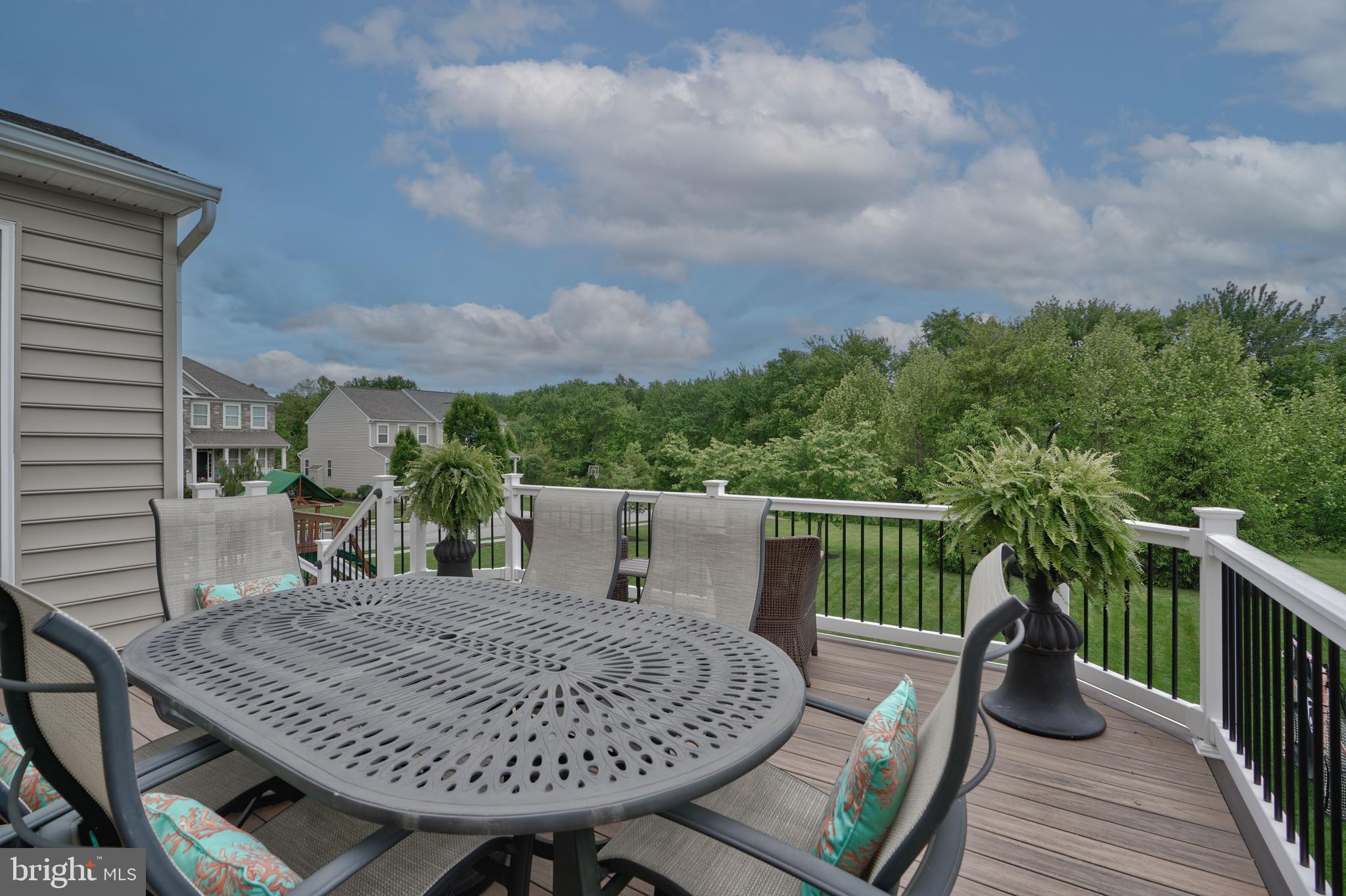 KELLY GLEN - Residential