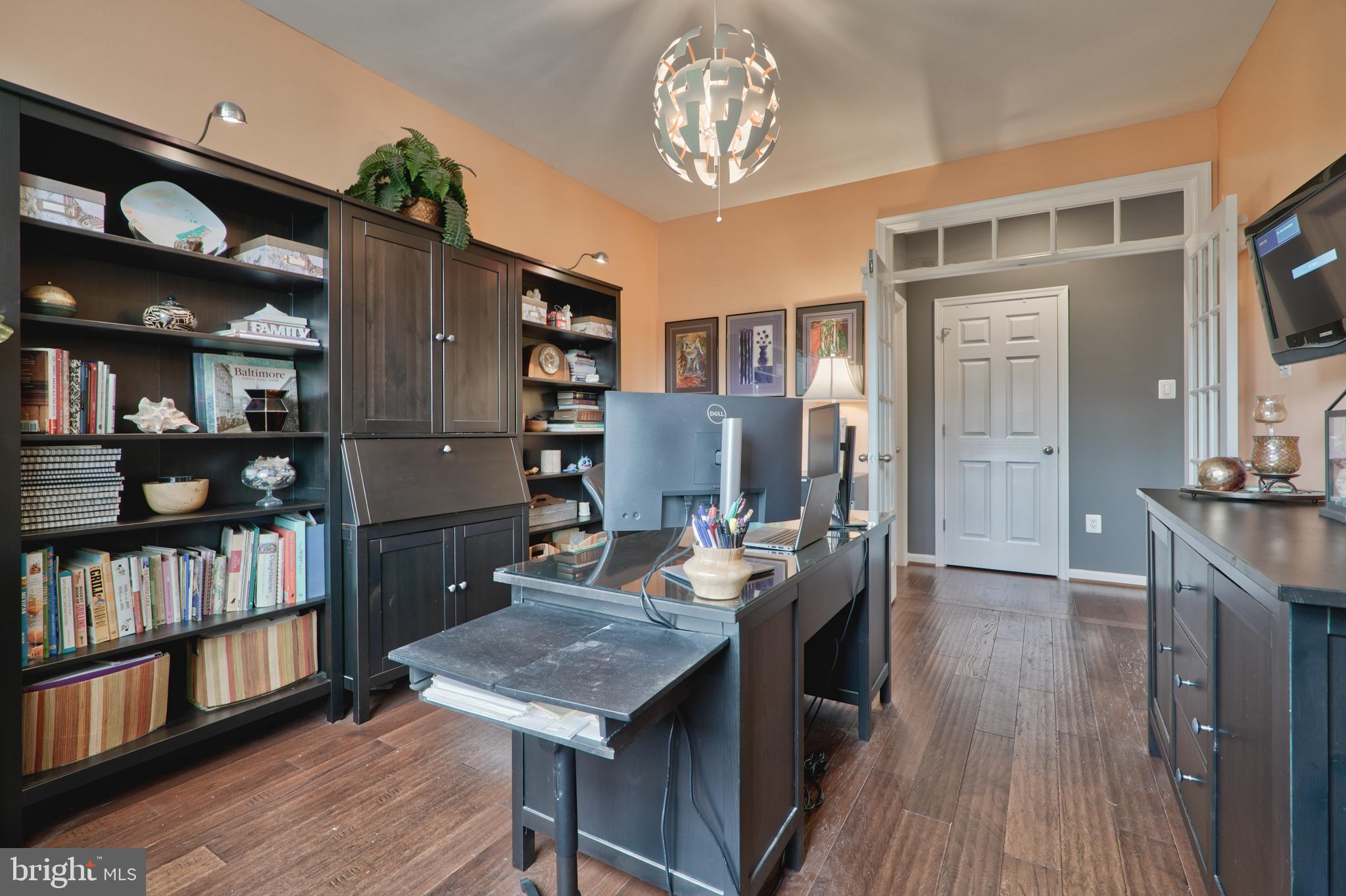 KELLY GLEN - Residential